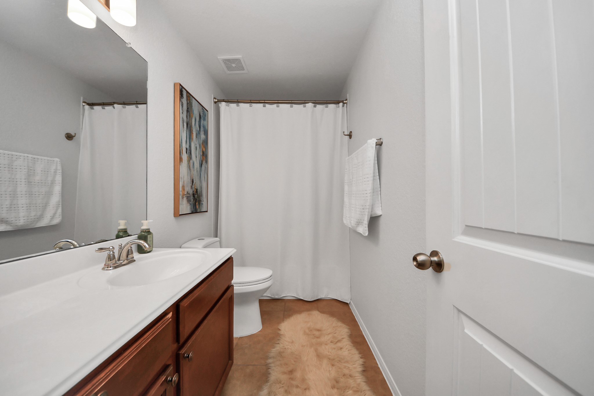 full bathroom upstairs