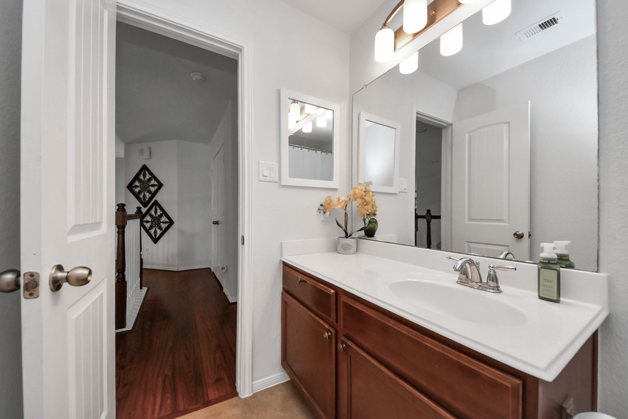 full bathroom upstairs