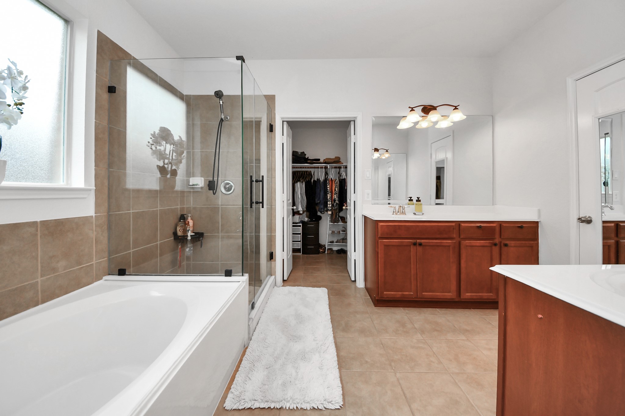large master bathroom