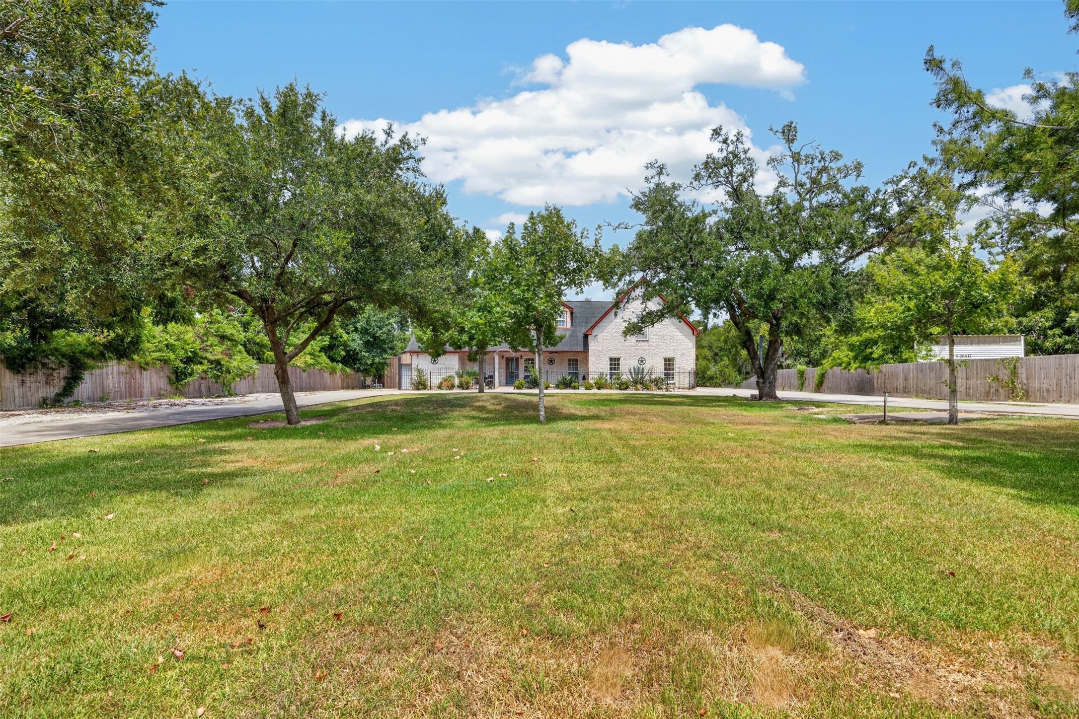 8618 Highway 6, Hitchcock, TX 77563 8618 Highway 6, Hitchcock, TX 77563