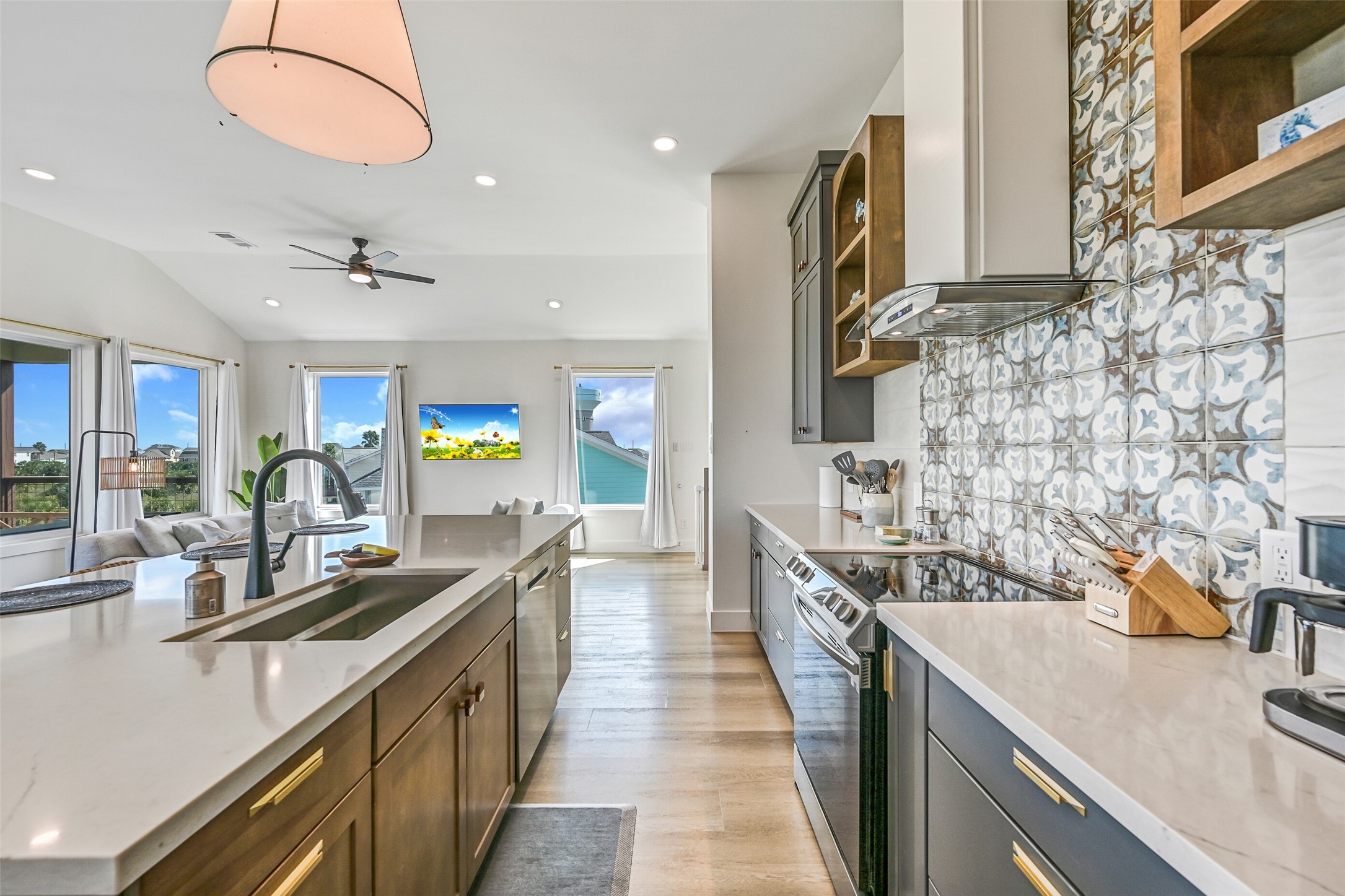 4110 Isla Del Sol, Galveston, TX 77554