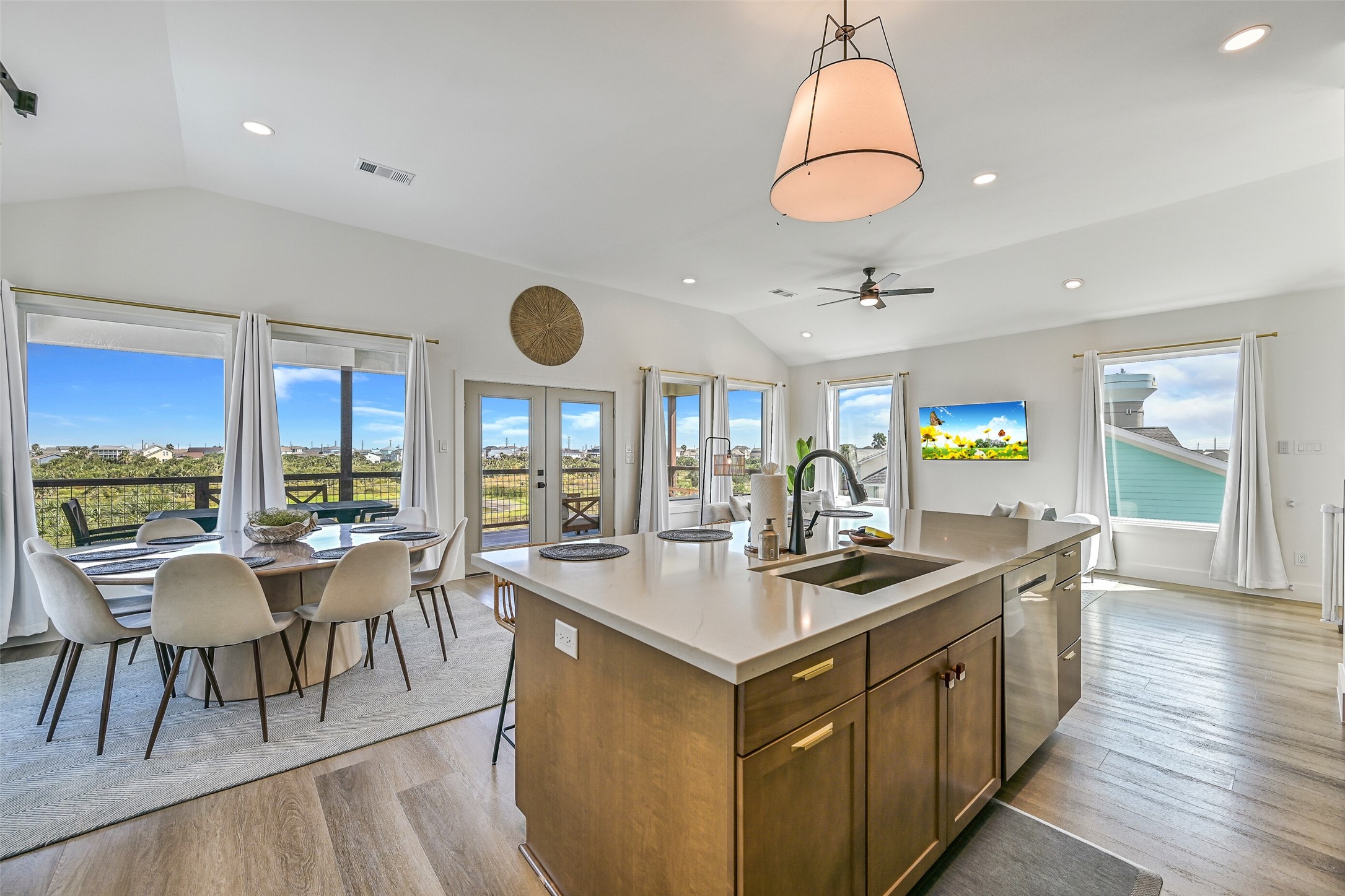 4110 Isla Del Sol, Galveston, TX 77554