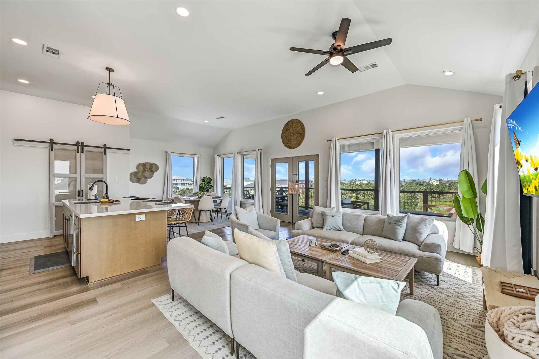 4110 Isla Del Sol, Galveston, TX 77554 4110 Isla Del Sol, Galveston, TX 77554