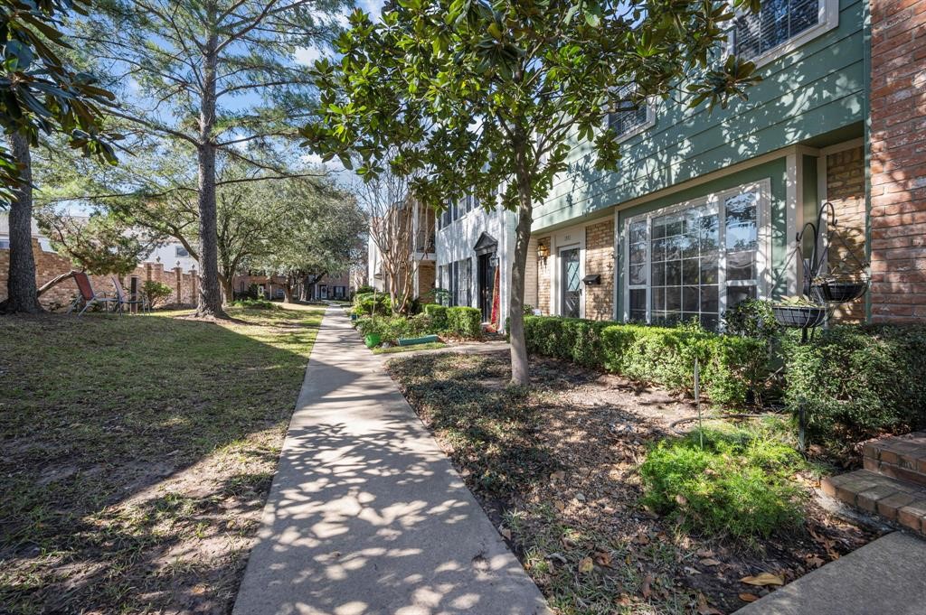 1371 Country Place Drive, Houston, TX 77079