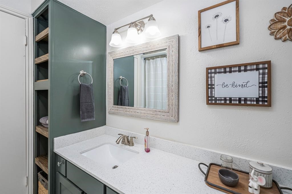1371 Country Place Drive, Houston, TX 77079