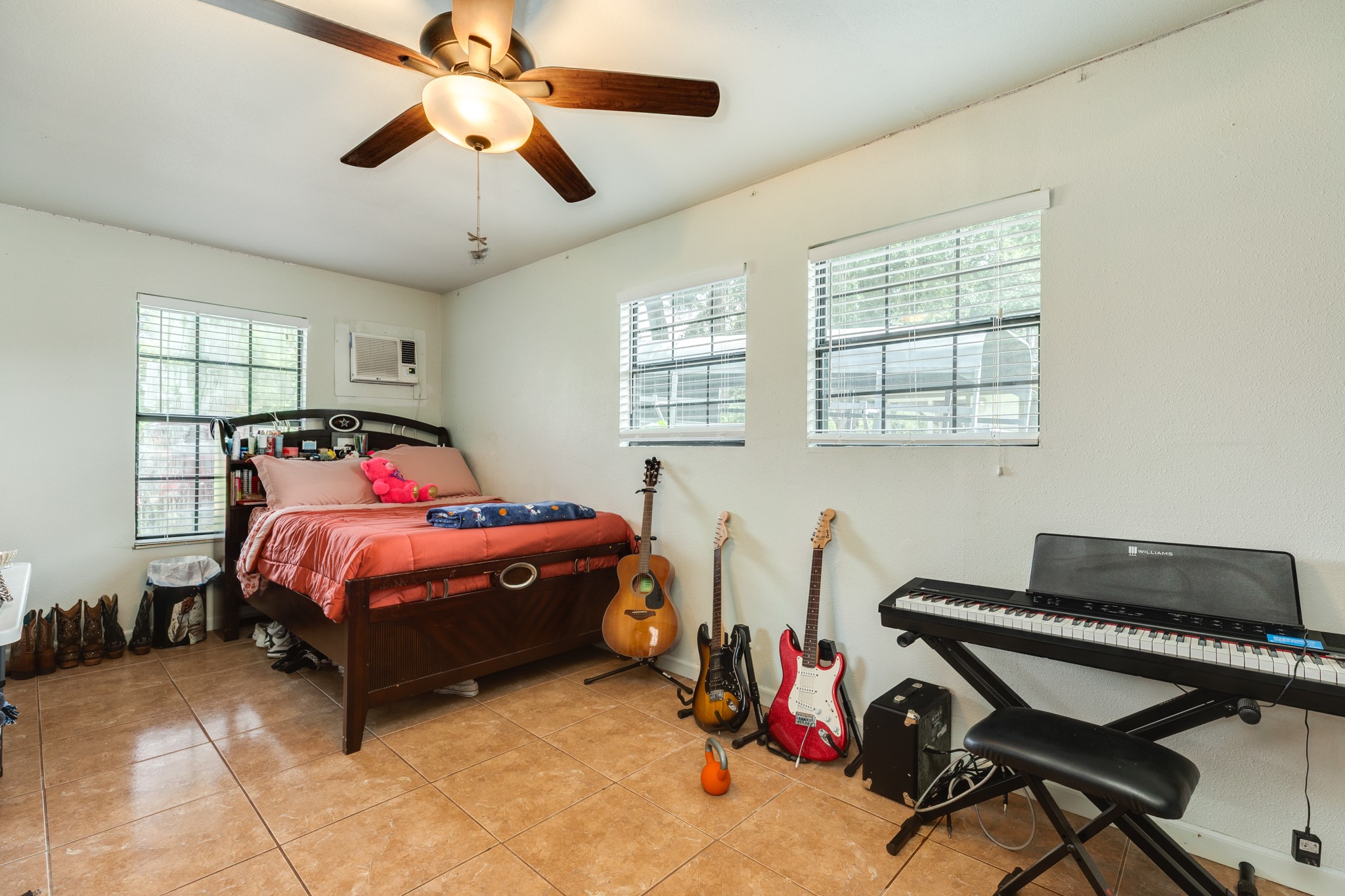 2230 Nancy Street, Alvin, TX 77511