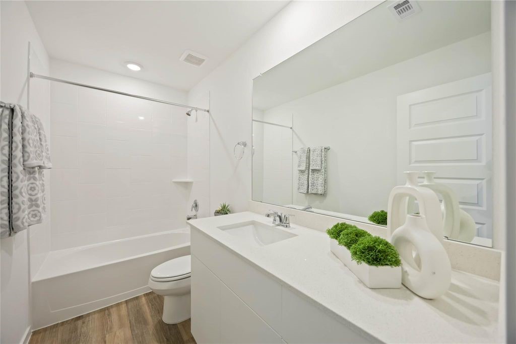 5930 Manning Oaks Street, Houston, TX 77091