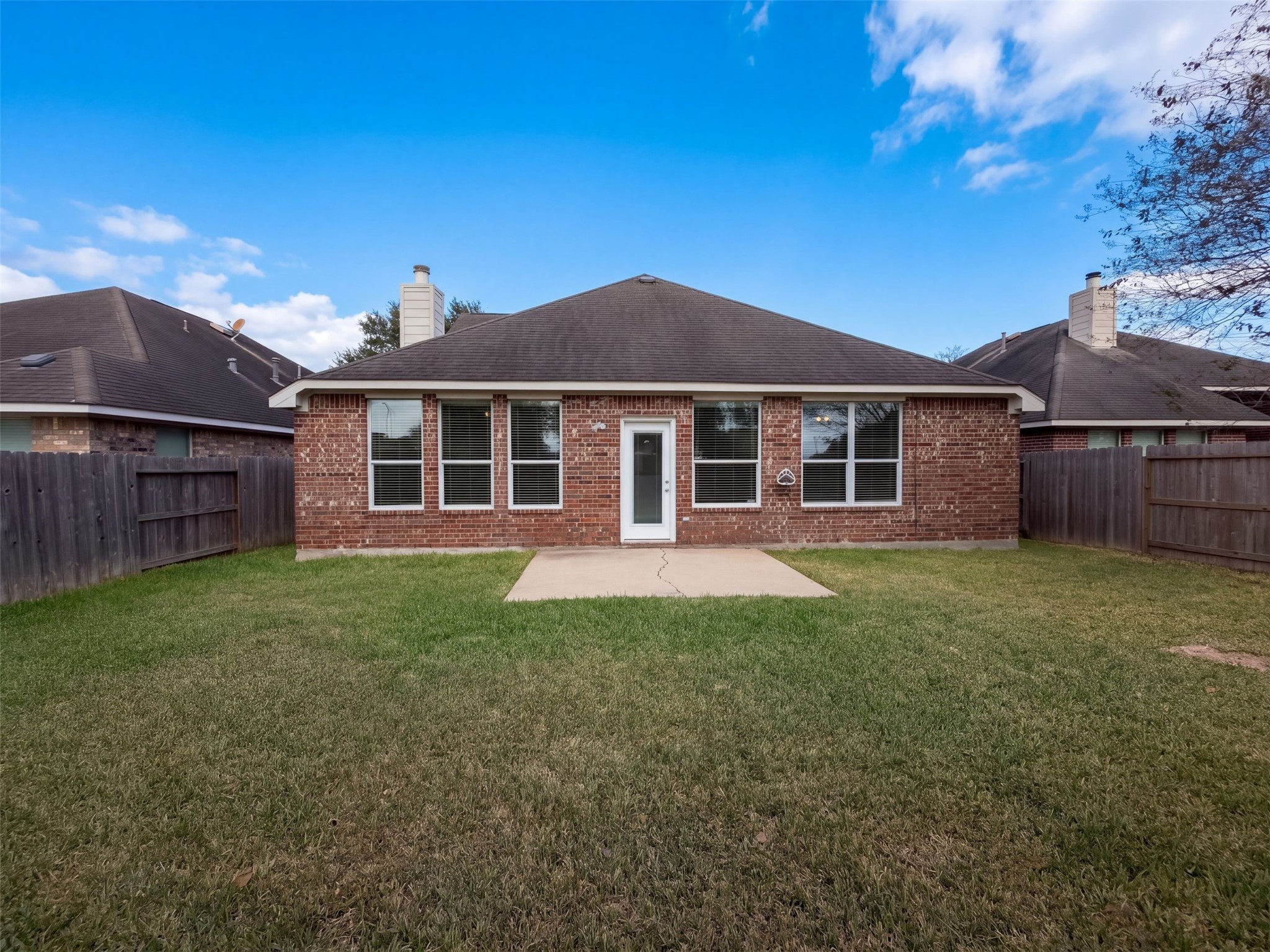 11810 White Water Bay Drive, Pearland, TX 77584
