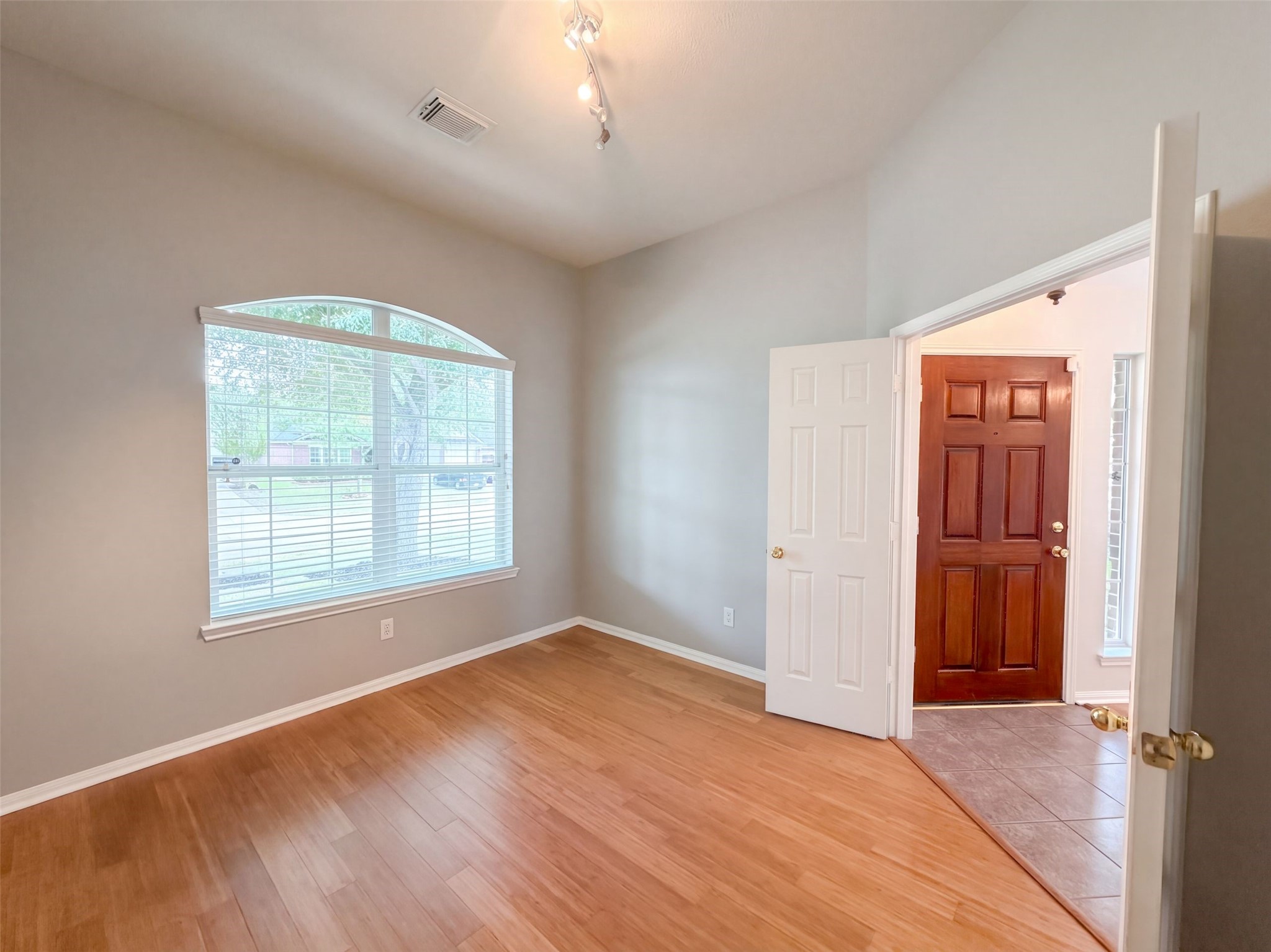 11810 White Water Bay Drive, Pearland, TX 77584