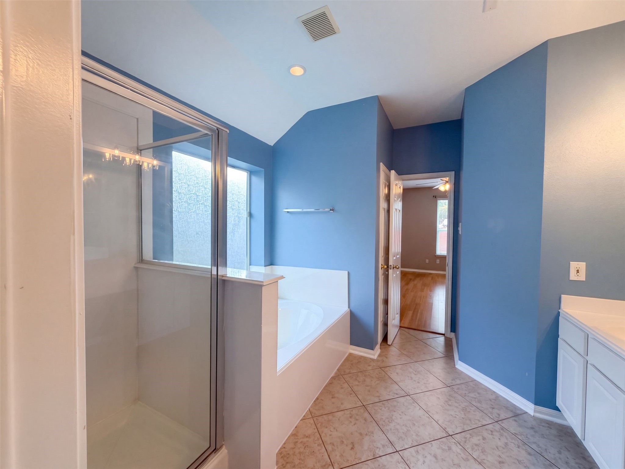 11810 White Water Bay Drive, Pearland, TX 77584
