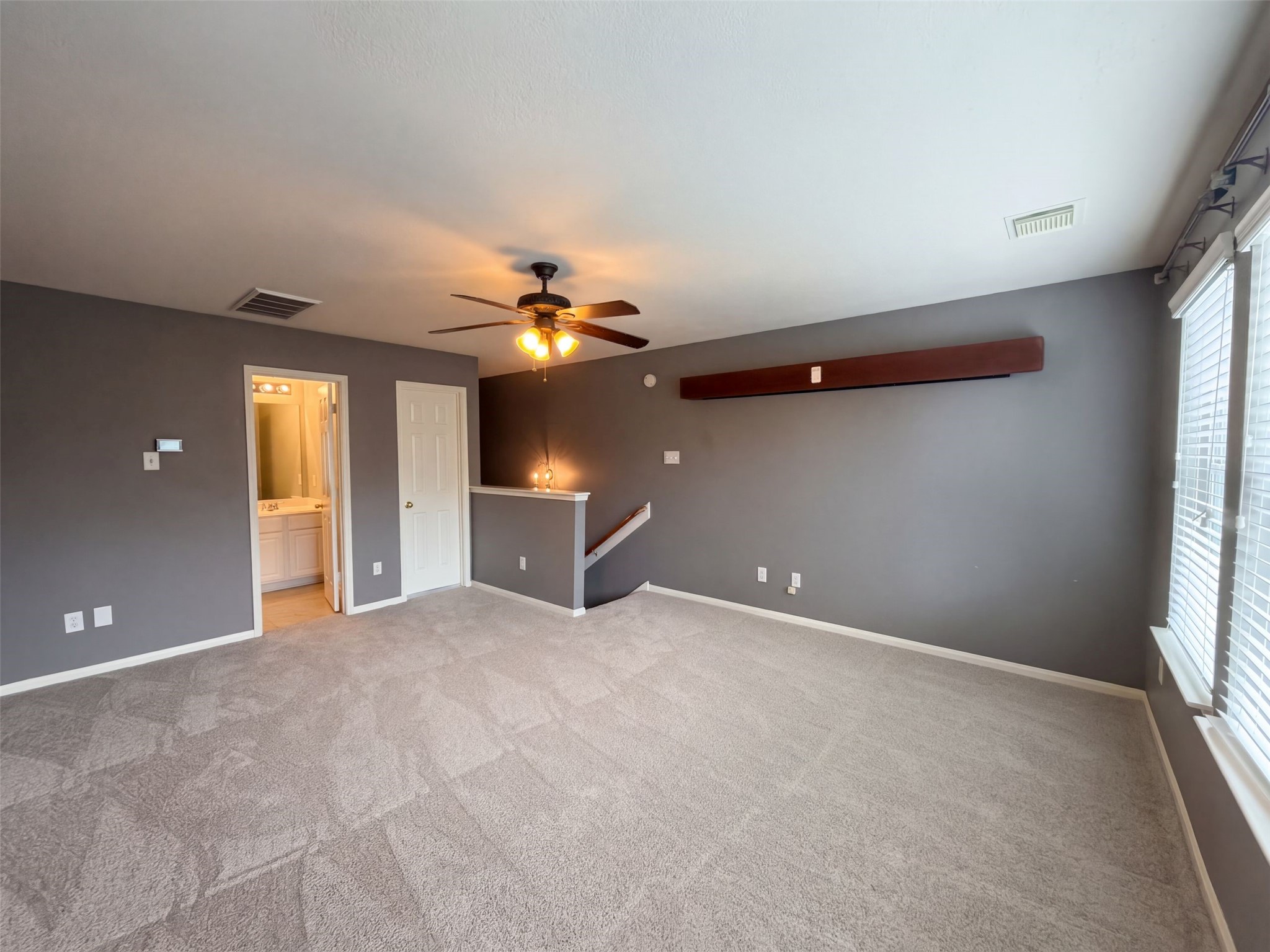 11810 White Water Bay Drive, Pearland, TX 77584