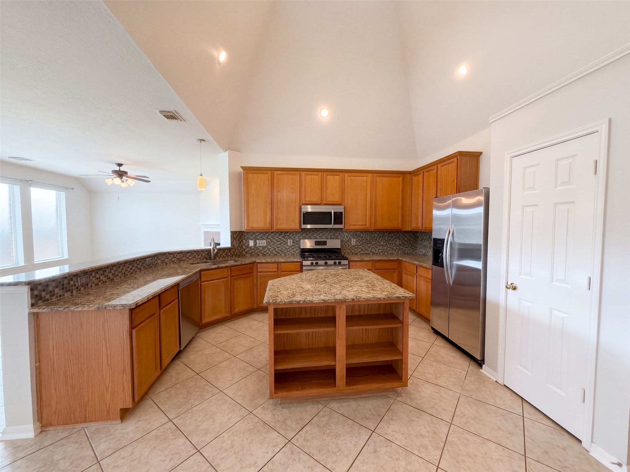 11810 White Water Bay Drive, Pearland, TX 77584