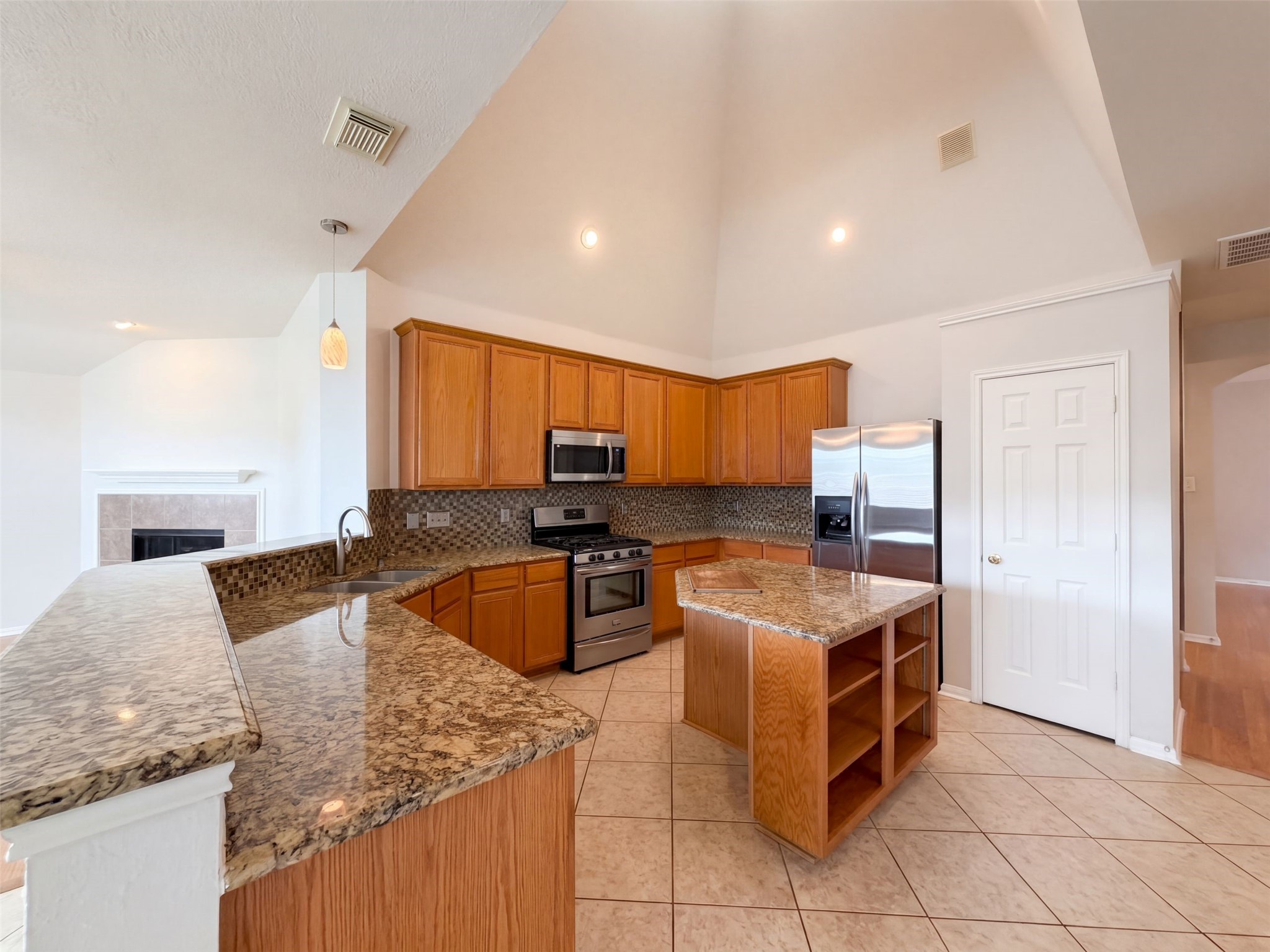 11810 White Water Bay Drive, Pearland, TX 77584