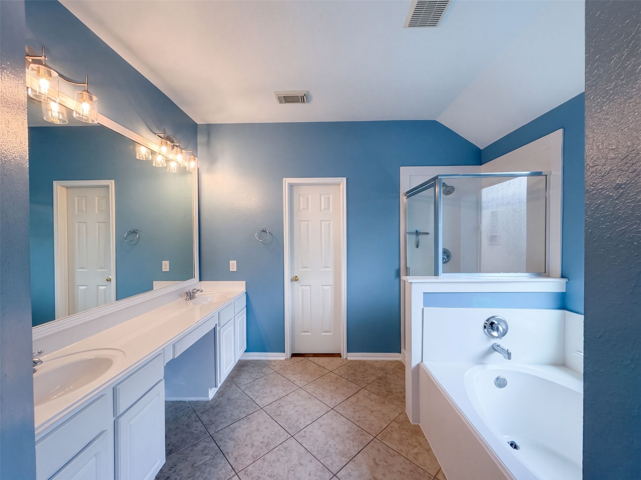 11810 White Water Bay Drive, Pearland, TX 77584