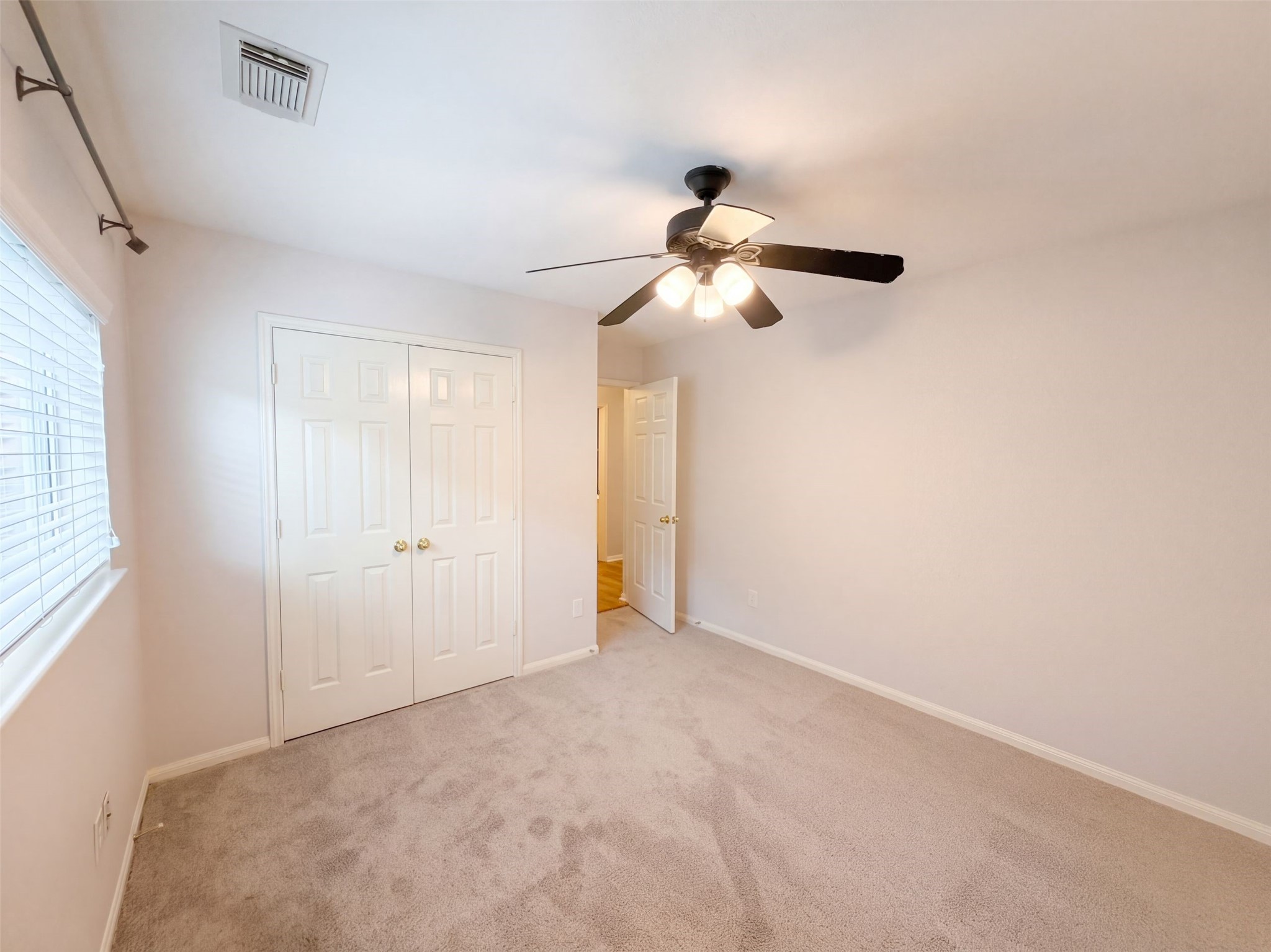 11810 White Water Bay Drive, Pearland, TX 77584