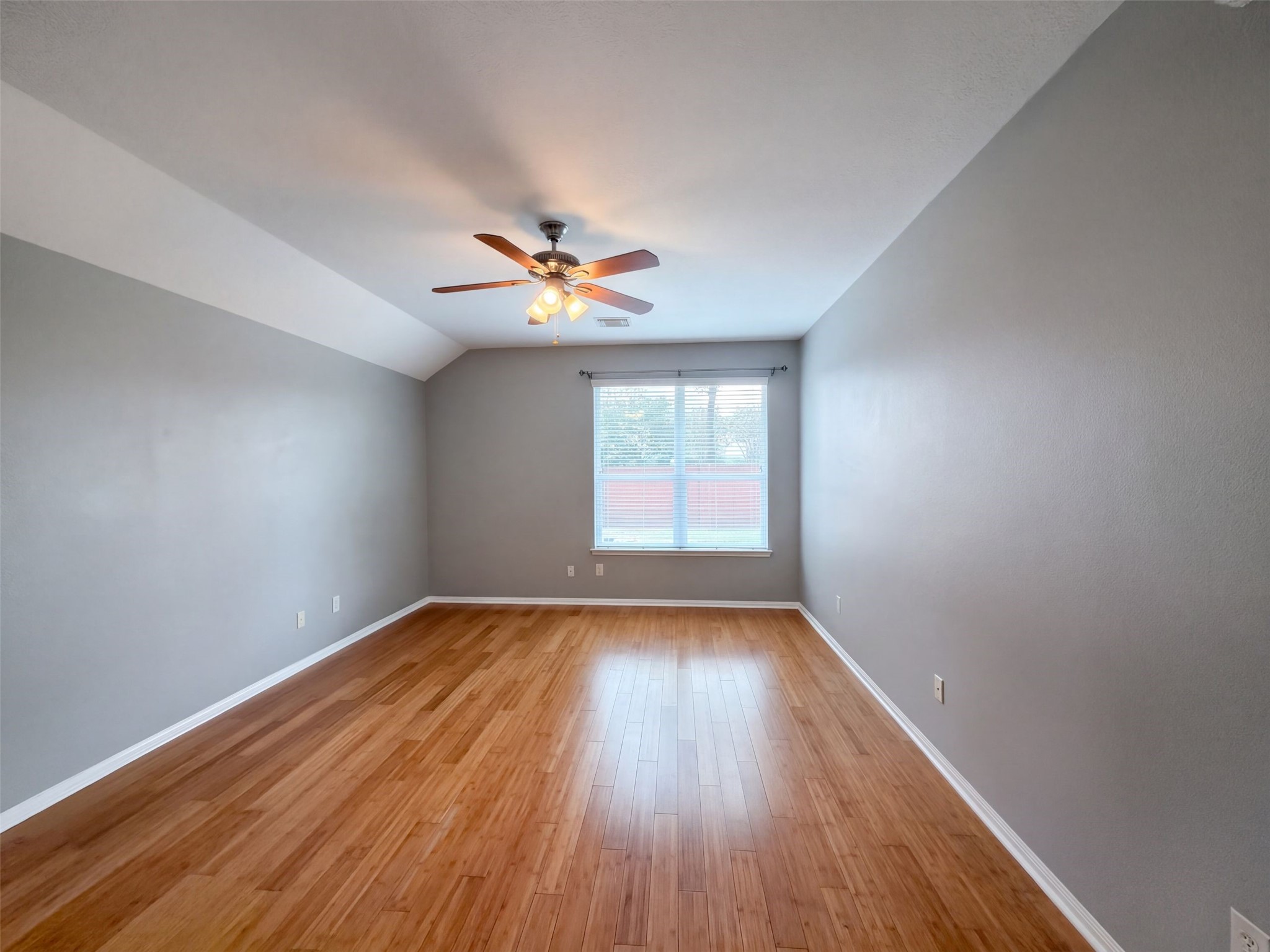 11810 White Water Bay Drive, Pearland, TX 77584