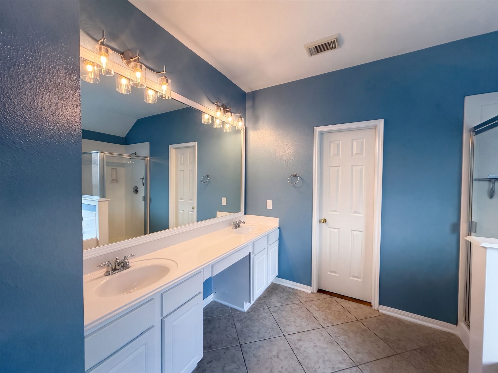 11810 White Water Bay Drive, Pearland, TX 77584