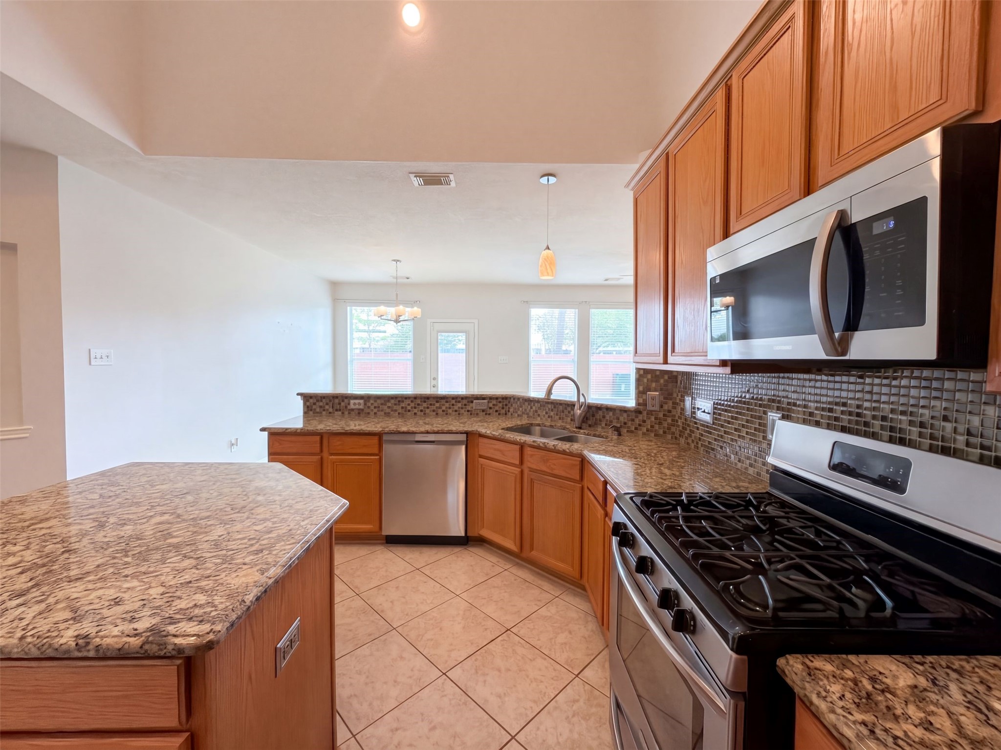 11810 White Water Bay Drive, Pearland, TX 77584