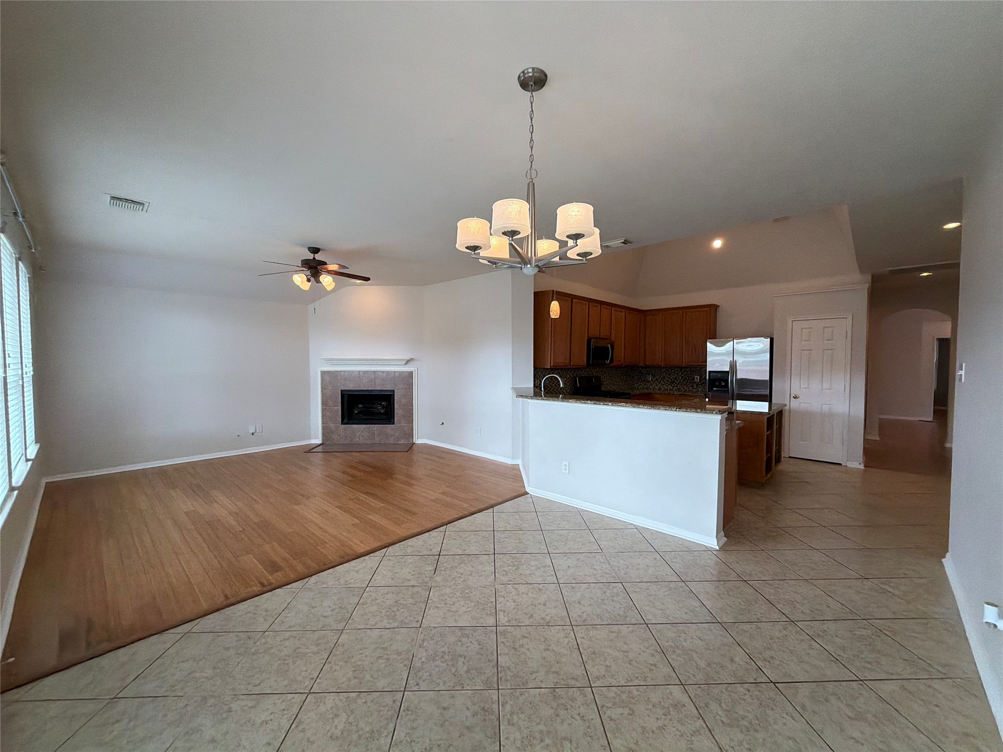 11810 White Water Bay Drive, Pearland, TX 77584