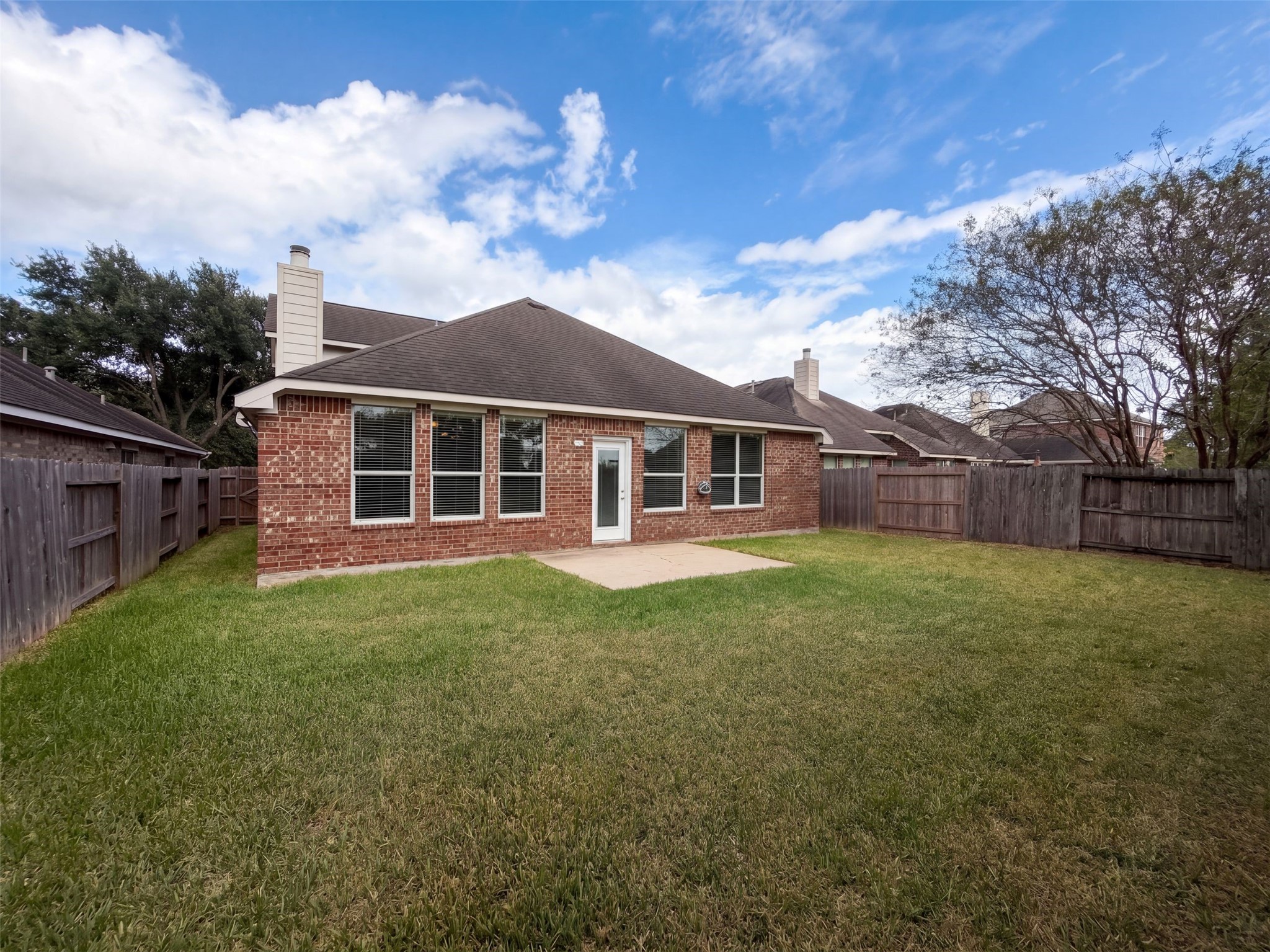 11810 White Water Bay Drive, Pearland, TX 77584