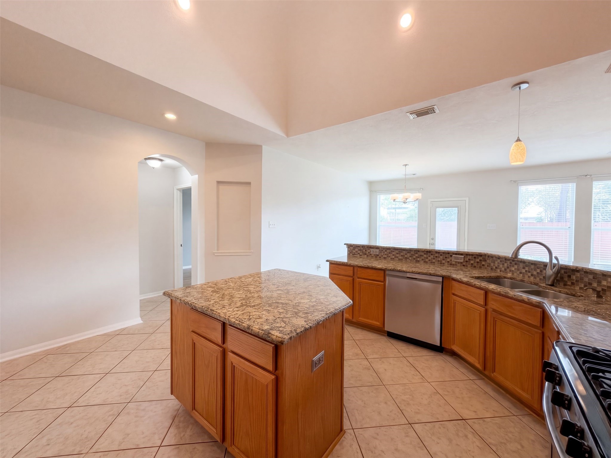 11810 White Water Bay Drive, Pearland, TX 77584