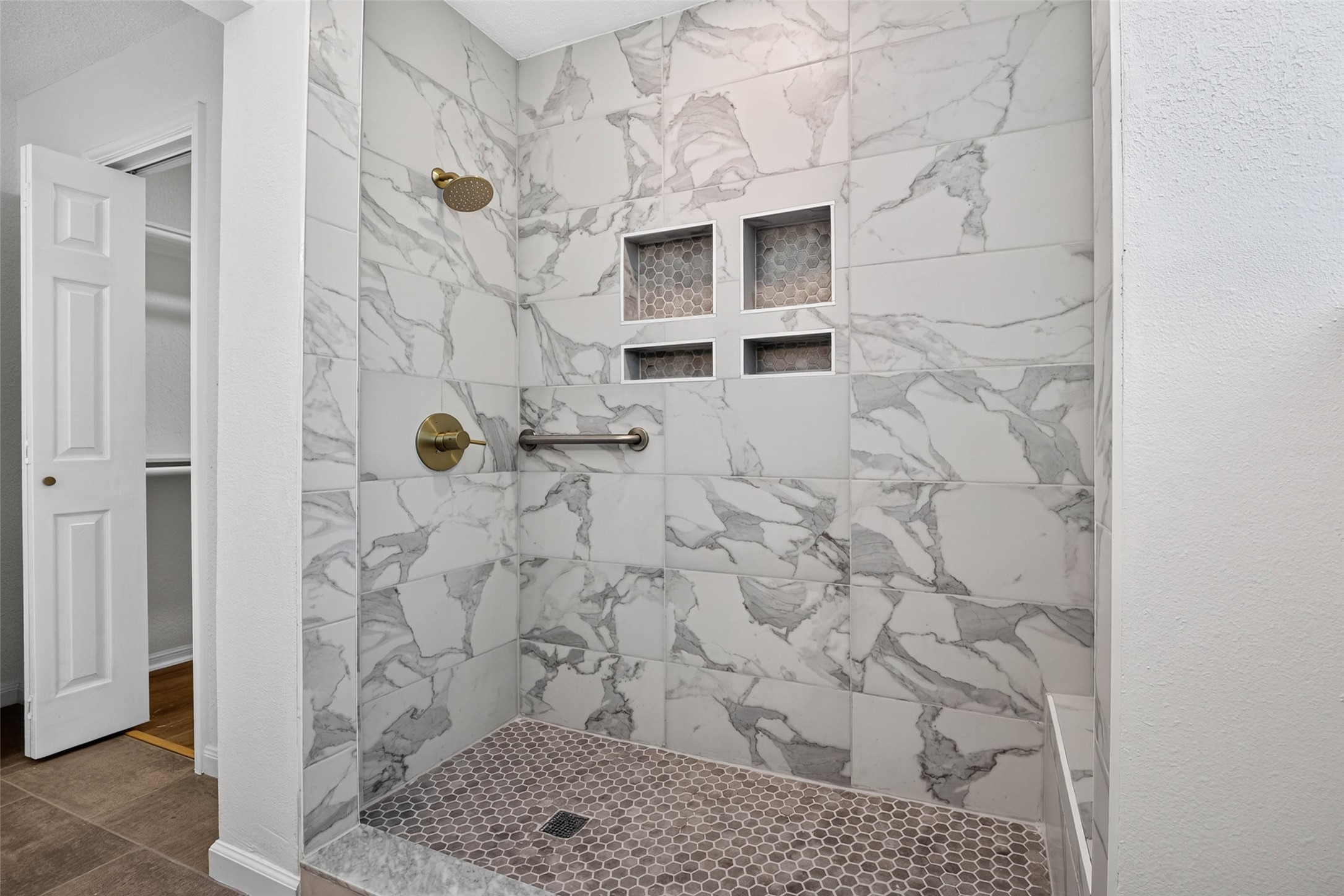 3611 Plum Hollow Drive, Houston, TX 77059