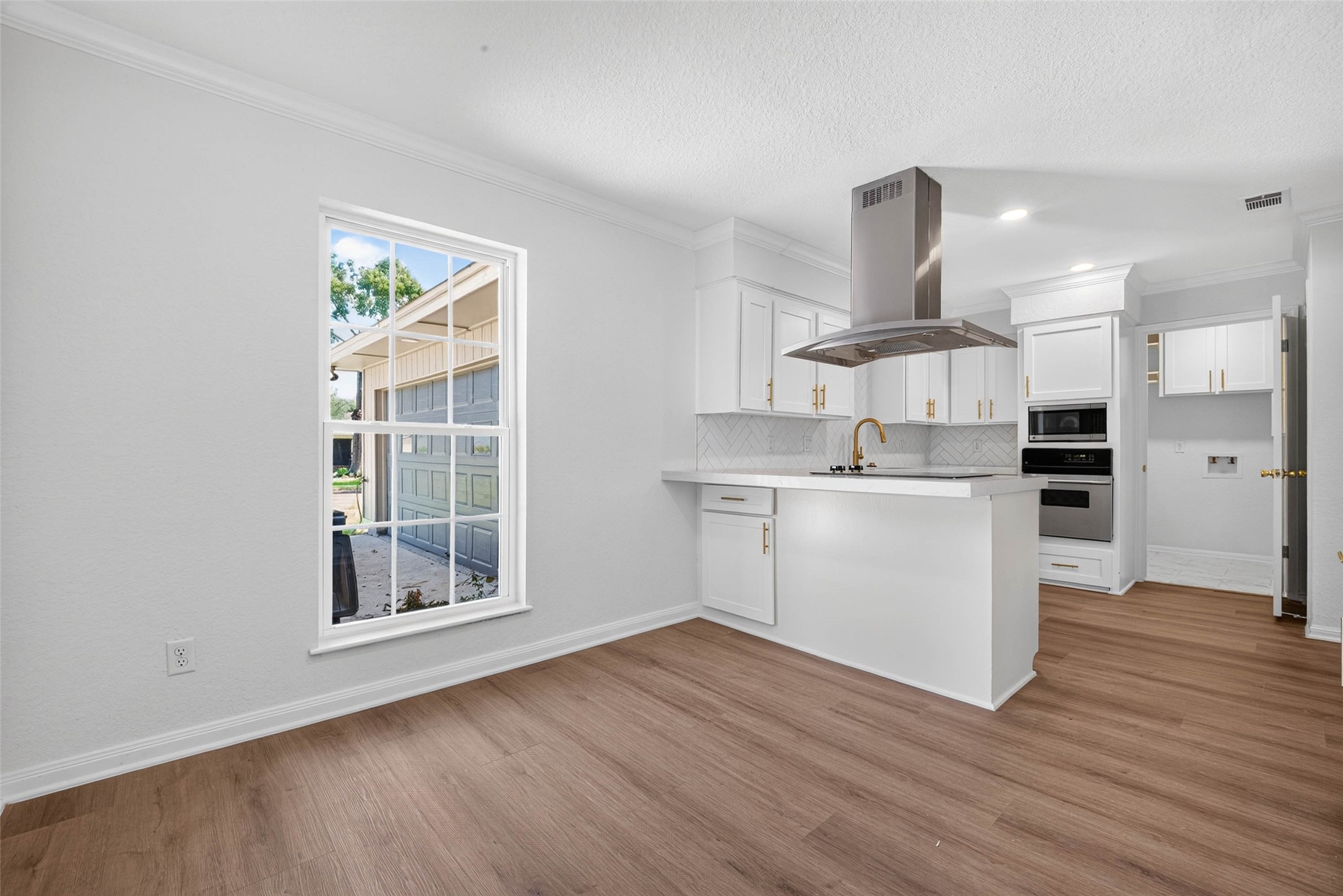3611 Plum Hollow Drive, Houston, TX 77059