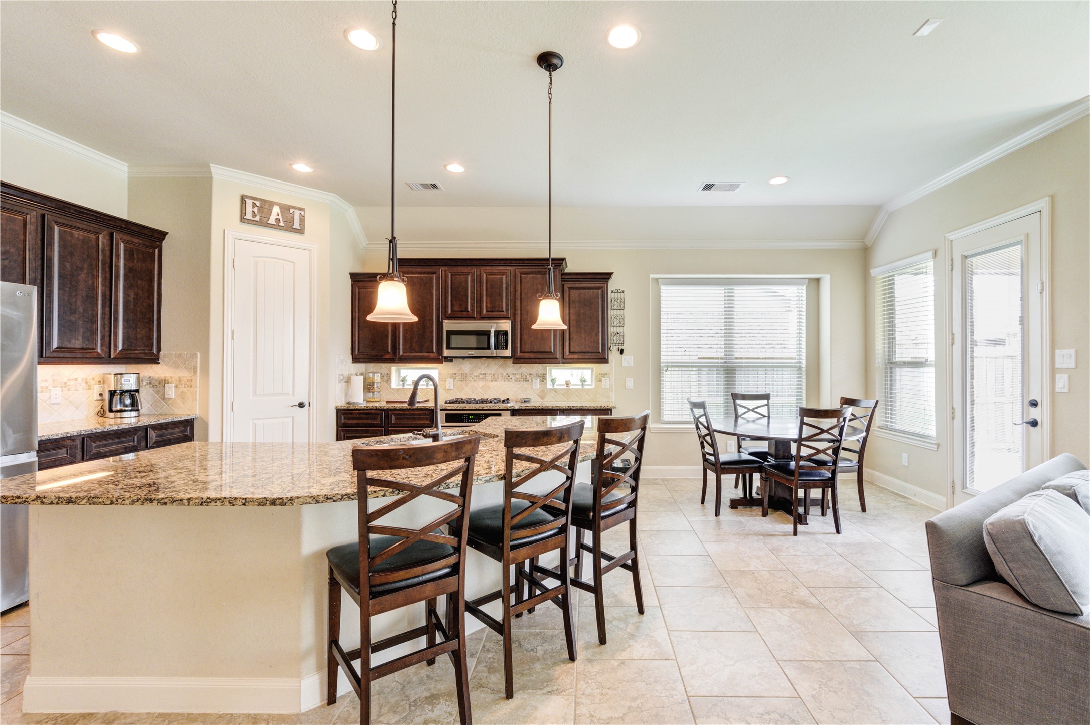 298 Clearwood Drive, League City, TX 77573