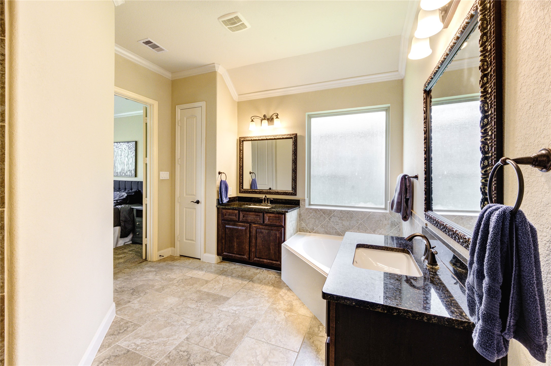 298 Clearwood Drive, League City, TX 77573