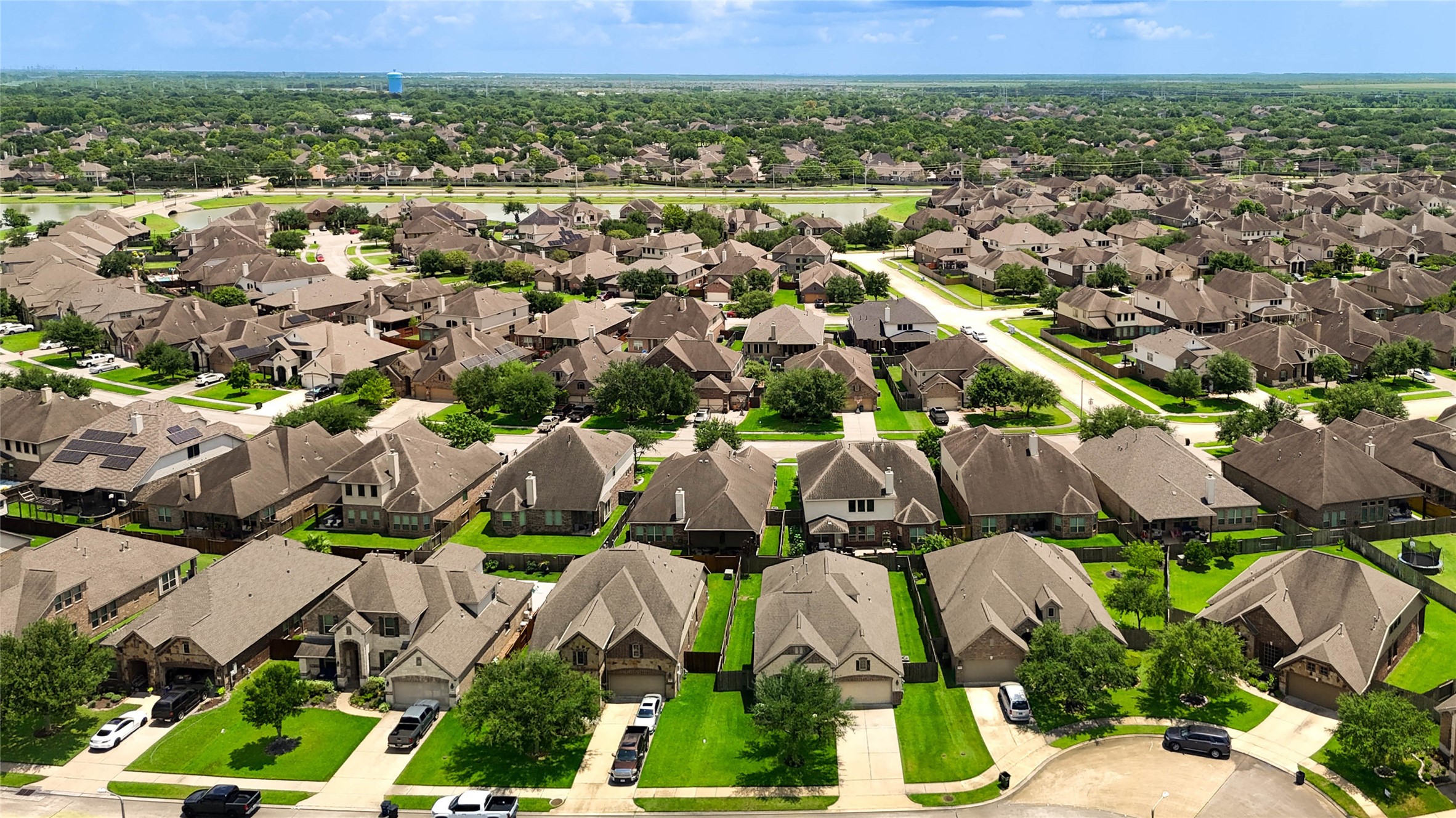 298 Clearwood Drive, League City, TX 77573