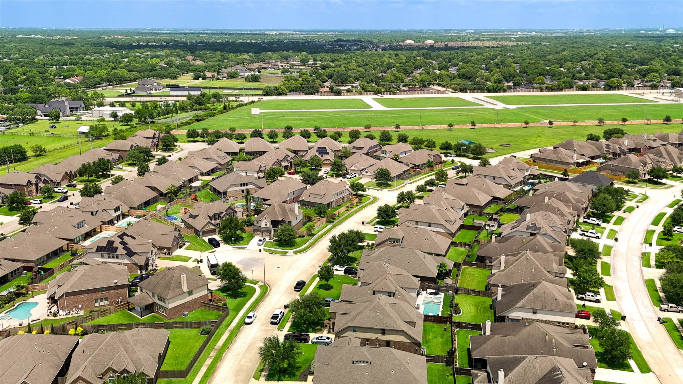 298 Clearwood Drive, League City, TX 77573