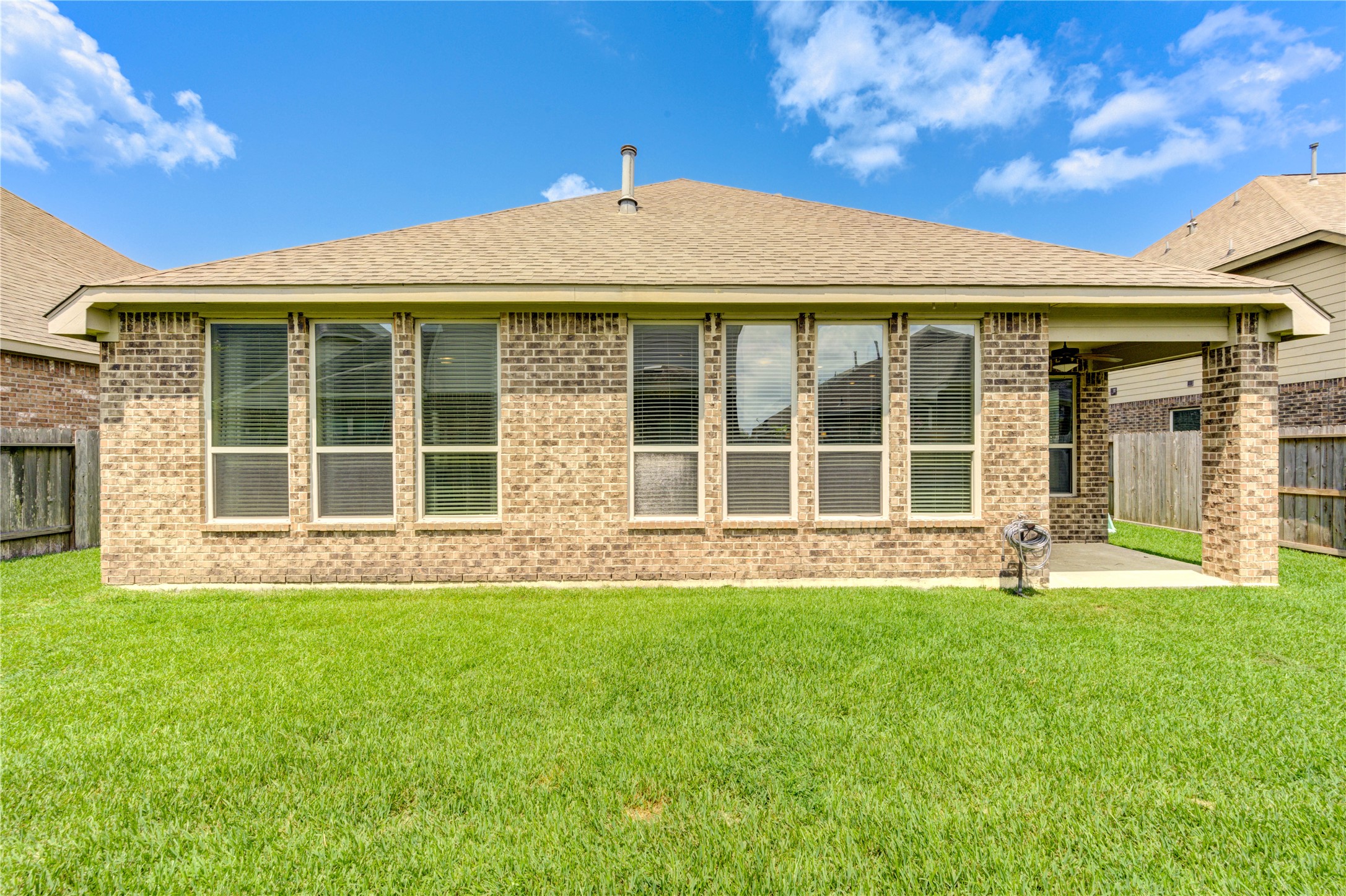 298 Clearwood Drive, League City, TX 77573