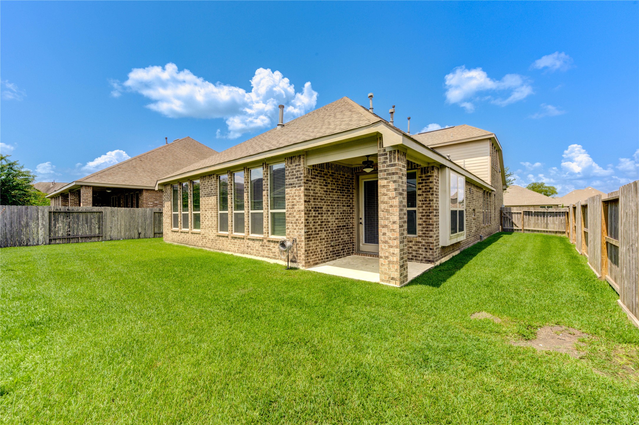 298 Clearwood Drive, League City, TX 77573