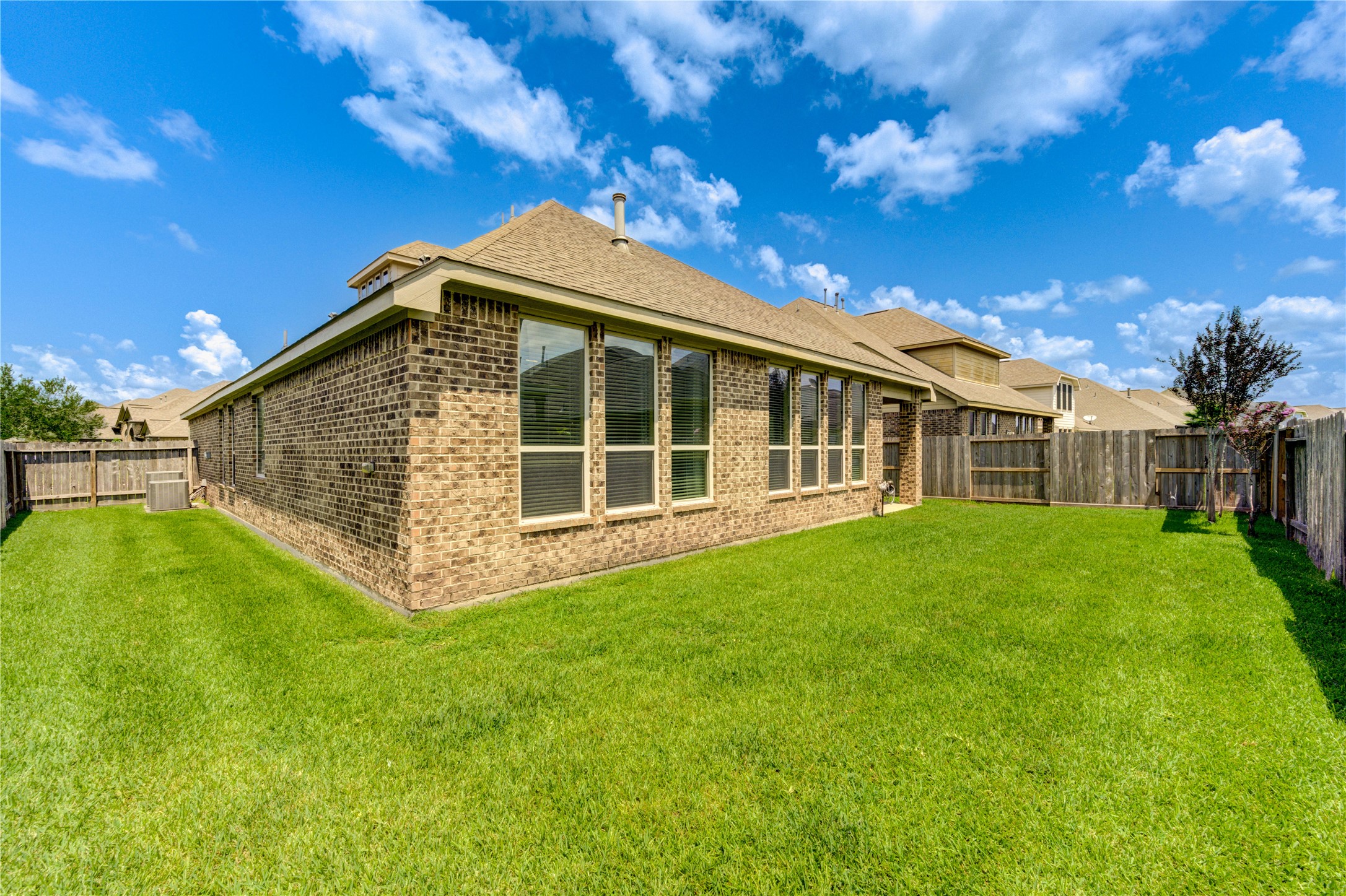 298 Clearwood Drive, League City, TX 77573