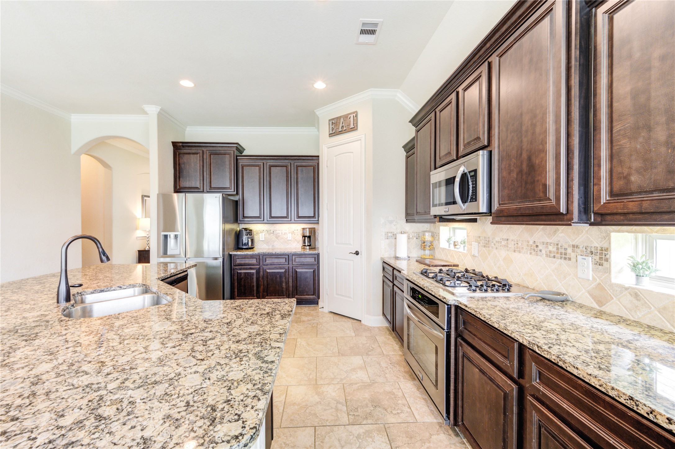 298 Clearwood Drive, League City, TX 77573