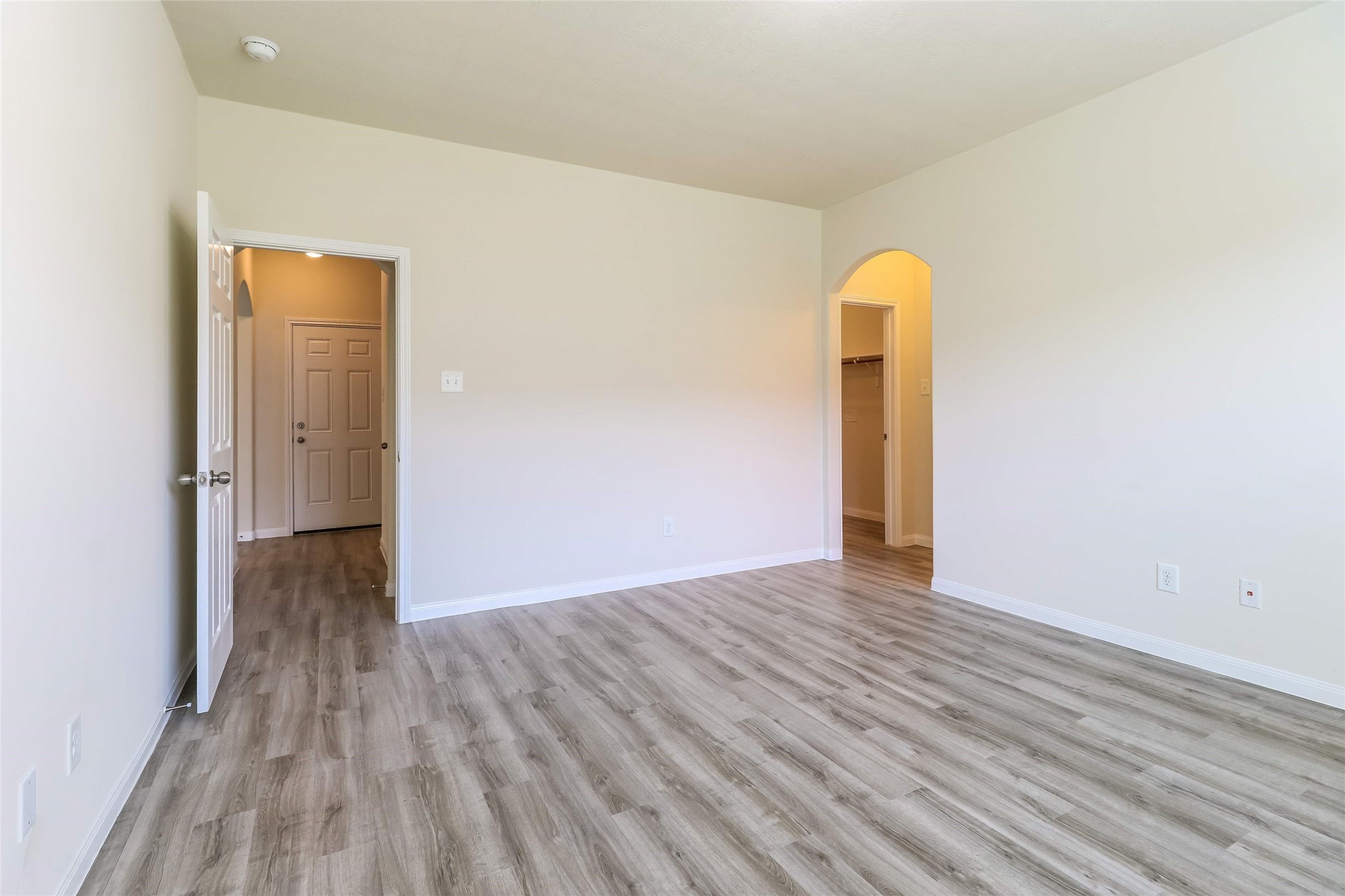 Photos may be representative of the floor plan and not the exact home. Finishes, layout, and features of the actual property for lease may vary.