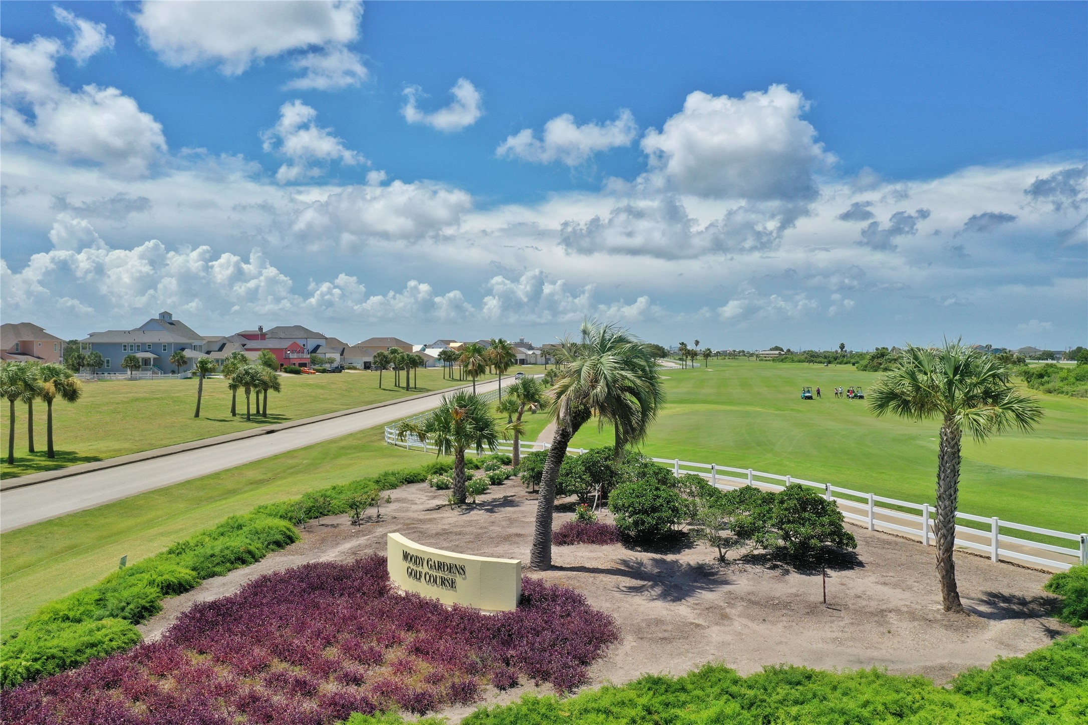 Moody Gardens Golf Course is a short drive away. No membership required!