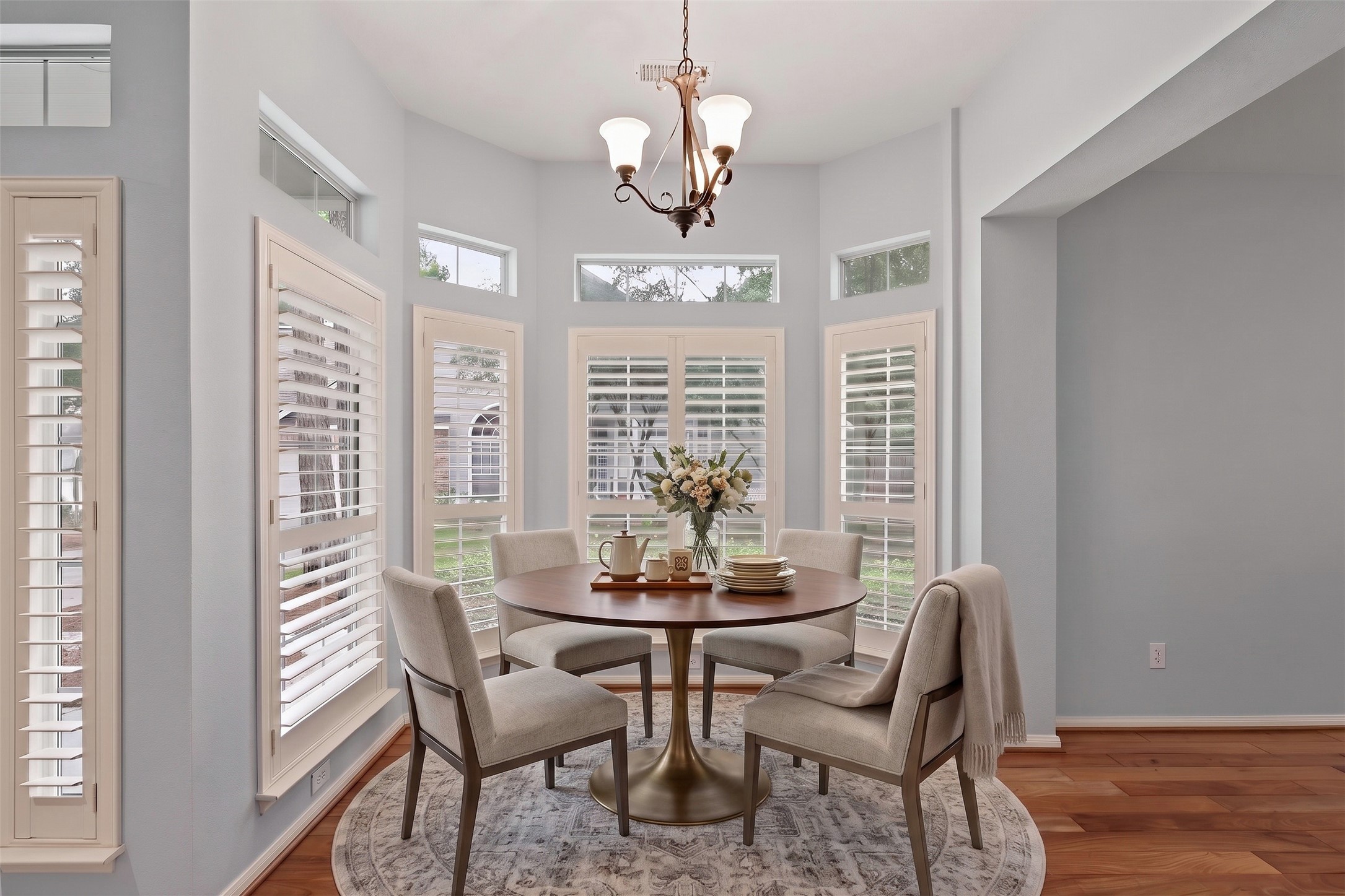 Virtually staged - dining area