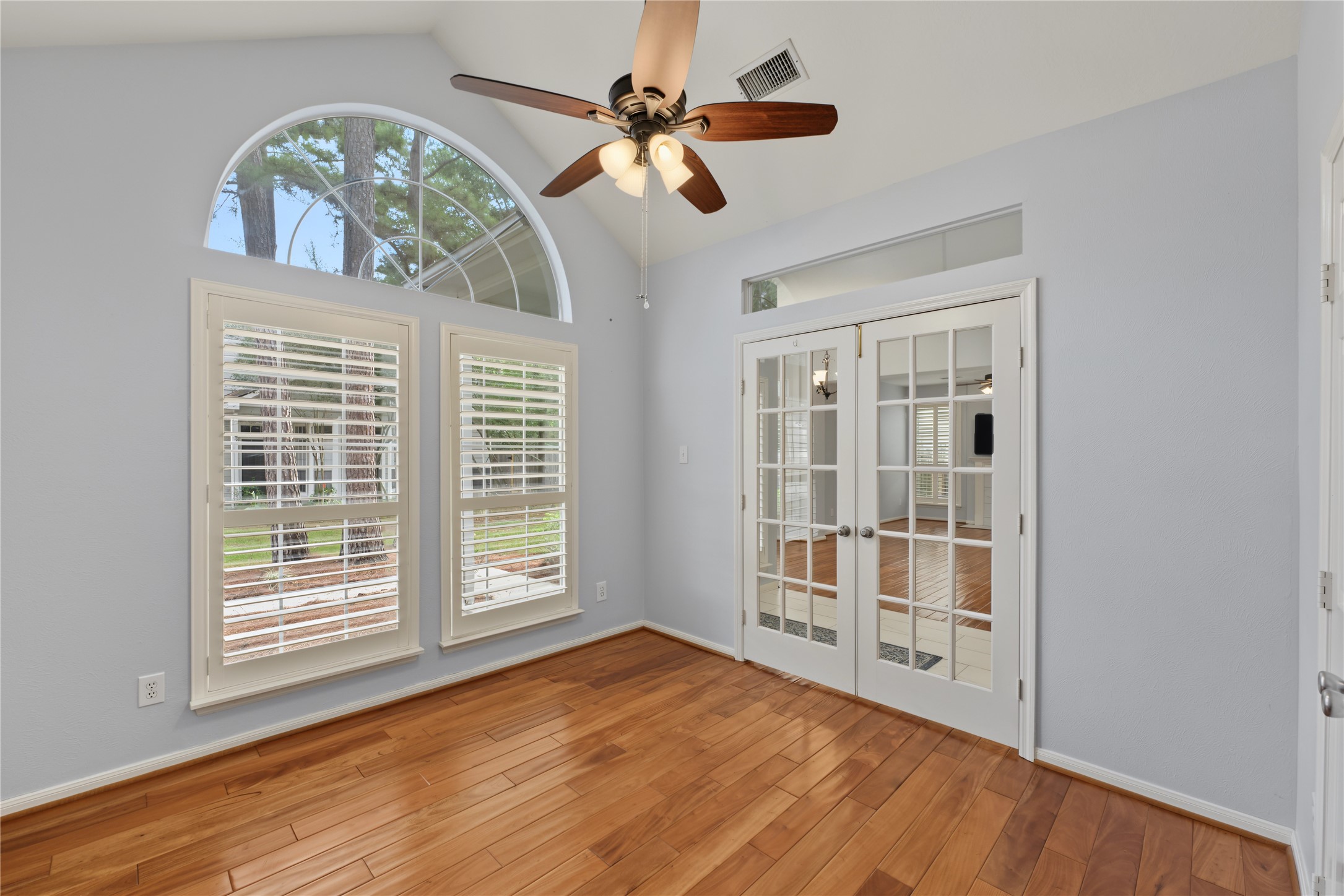 Potential craft room or 3rd bedroom