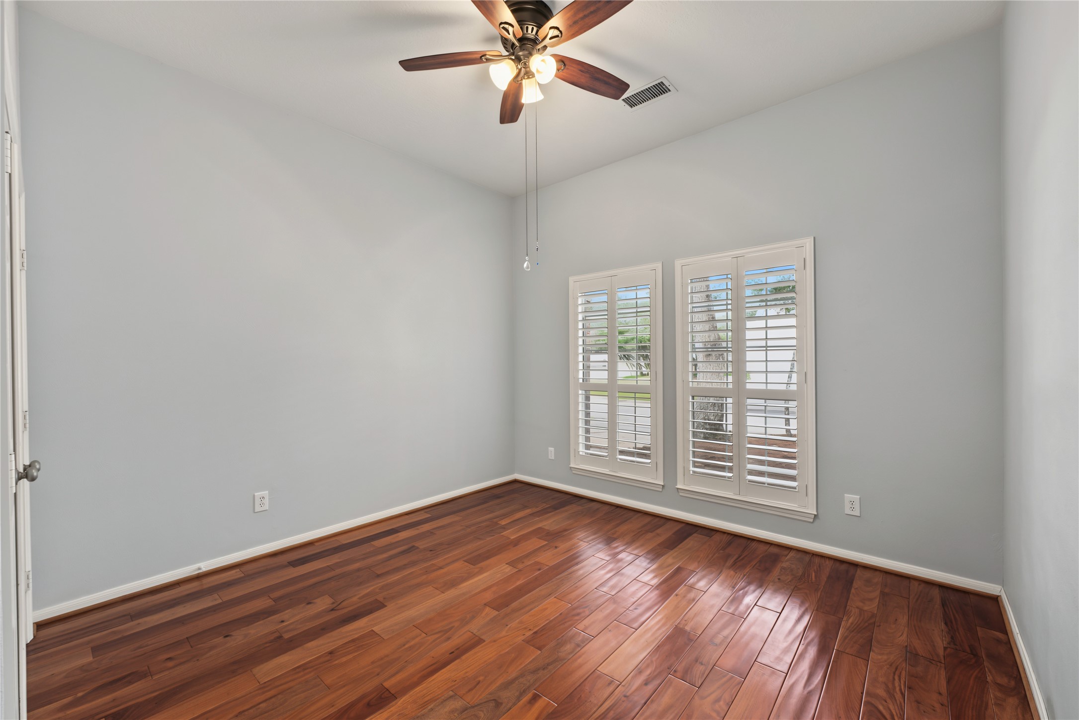 2nd bedroom - very spacious