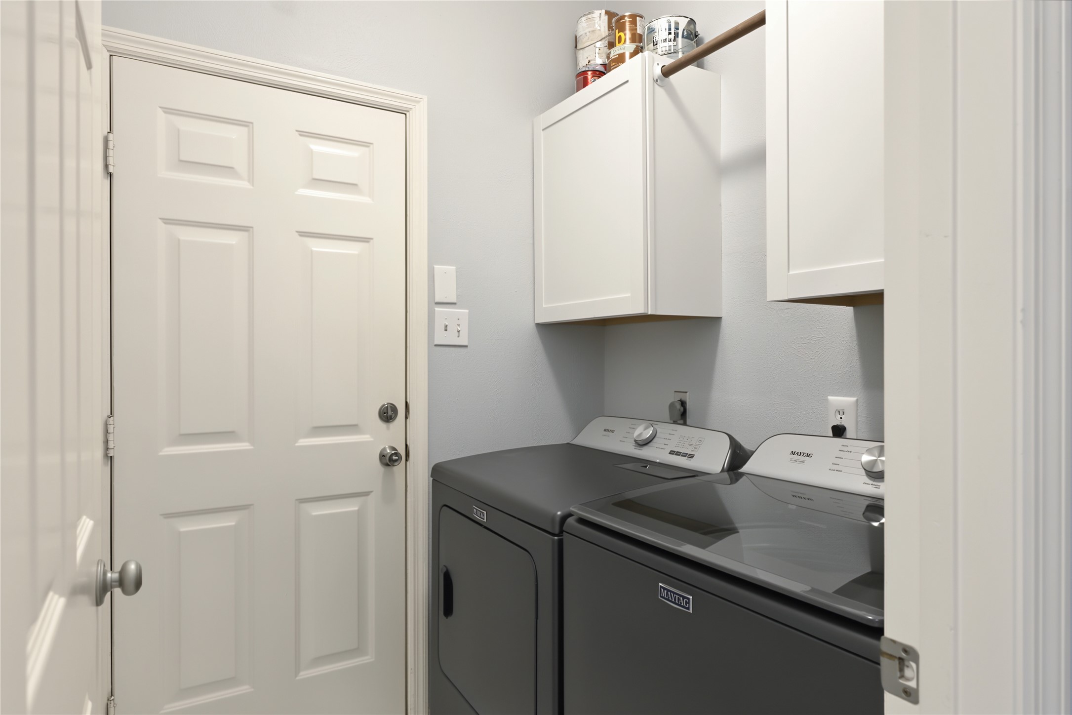 Utility room - Maytag Washer and Dryer INCLUDED in the sale