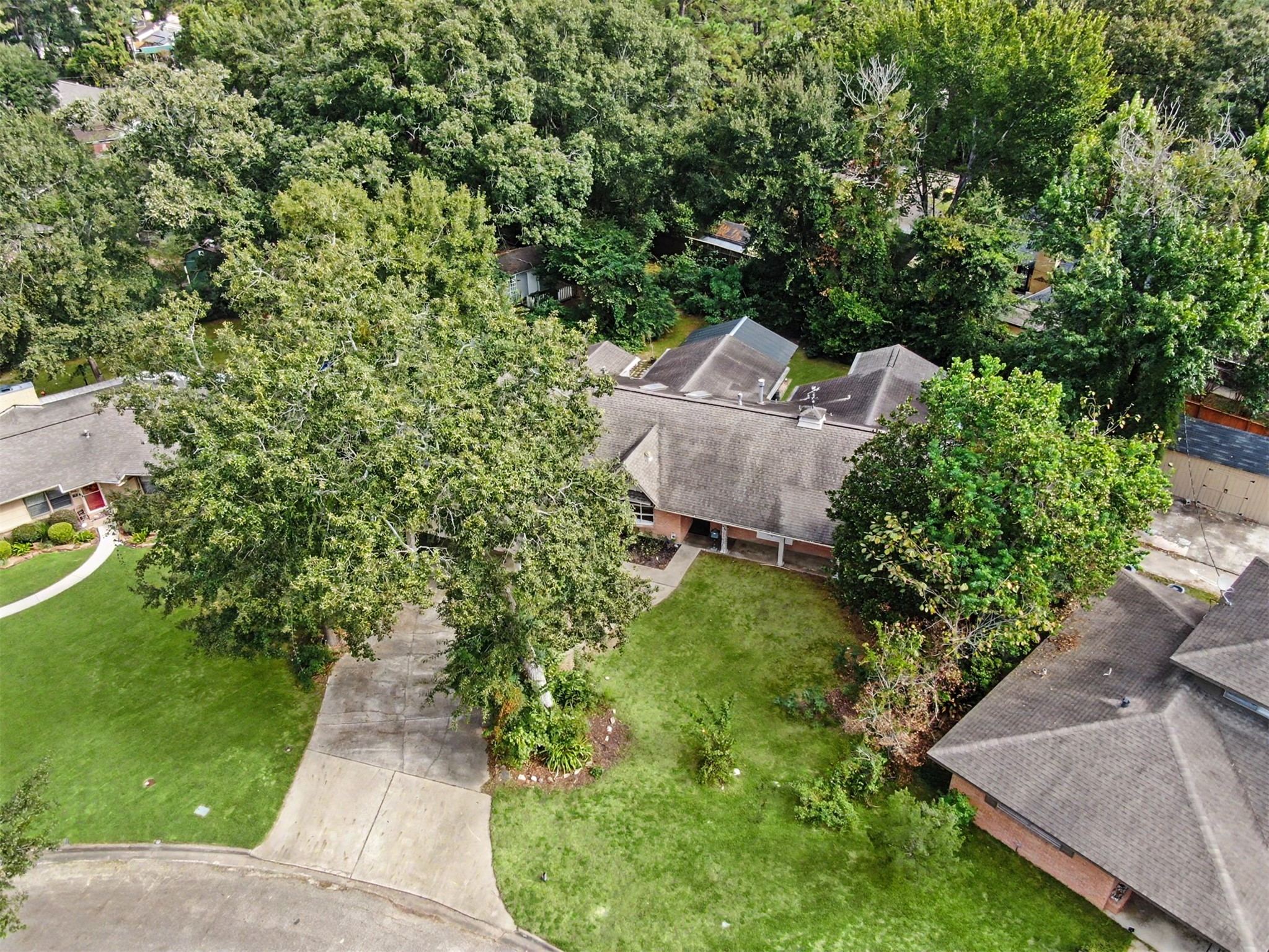114 N Woodsway Street E, Conroe, TX 77301