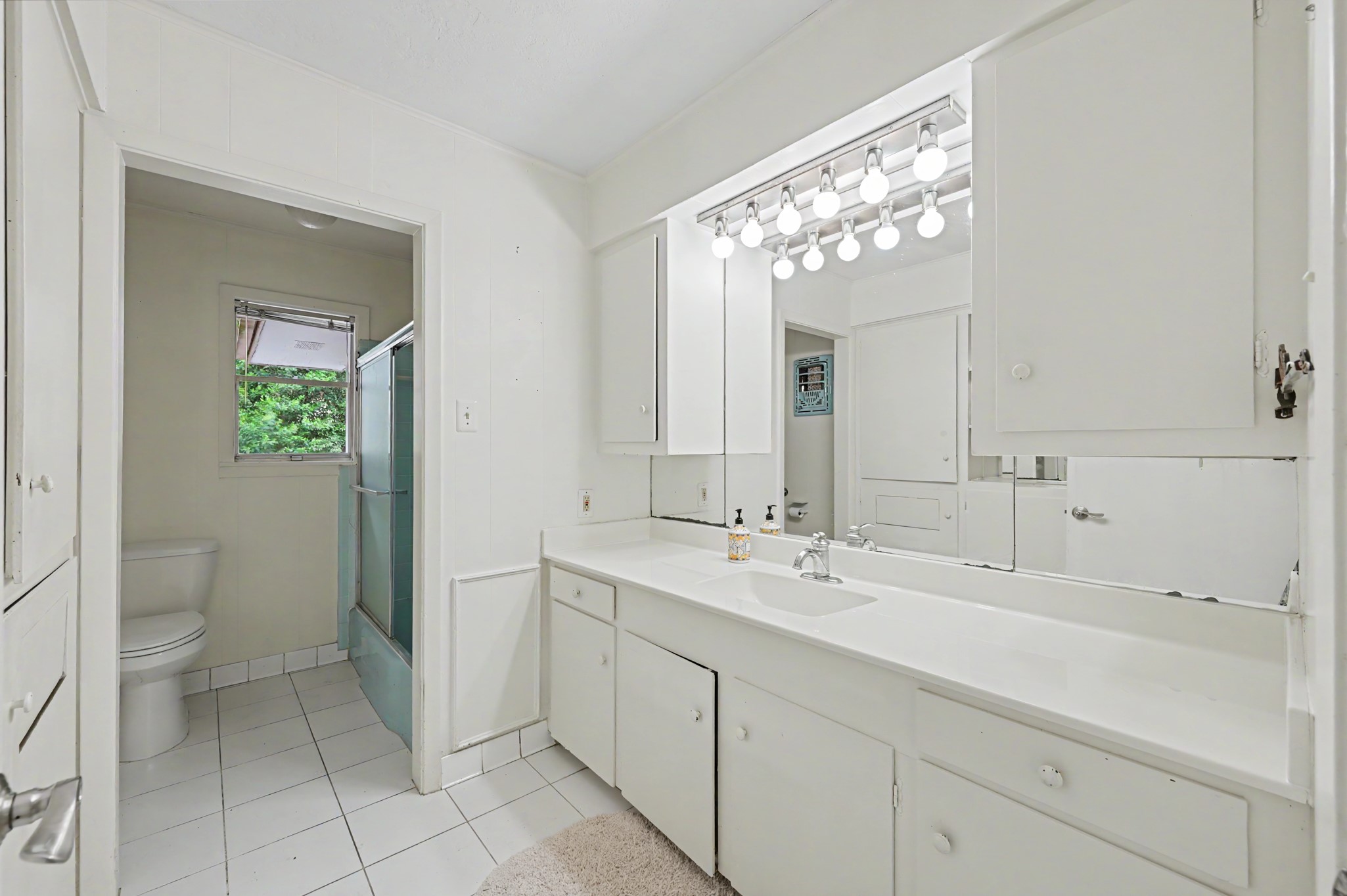114 N Woodsway Street E, Conroe, TX 77301