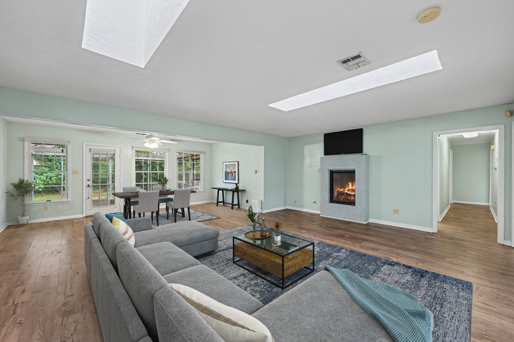 114 N Woodsway Street E, Conroe, TX 77301