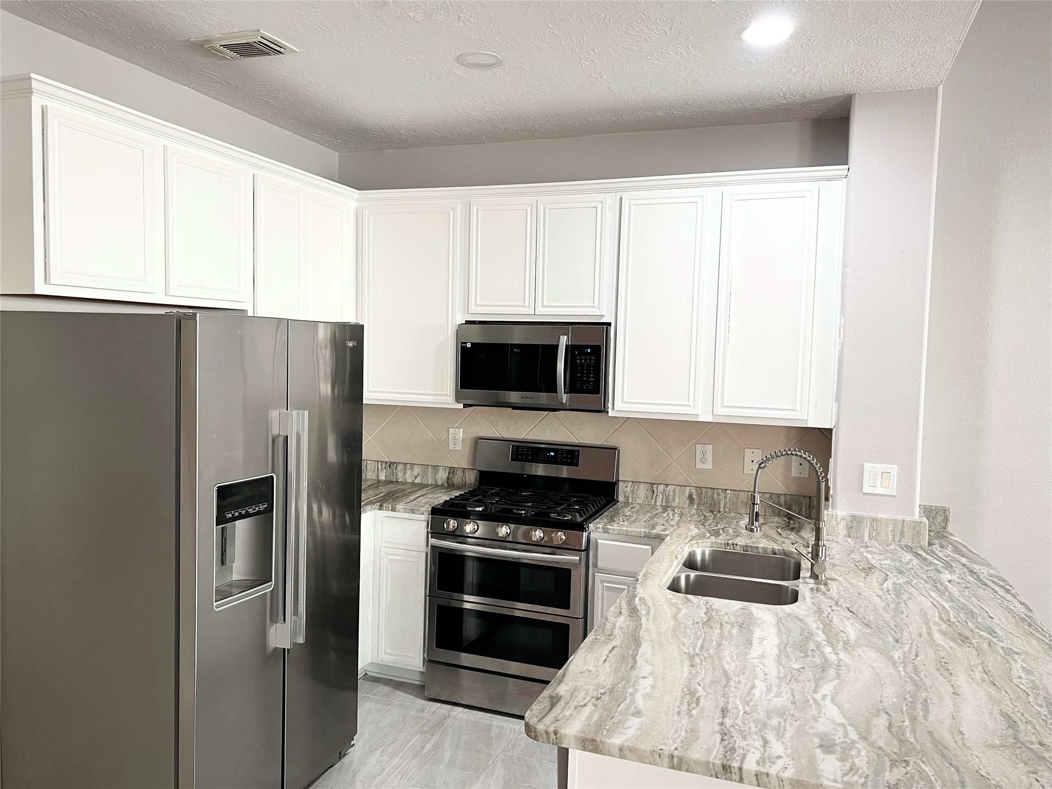 15838 Collinsville Drive, Tomball, TX 77377