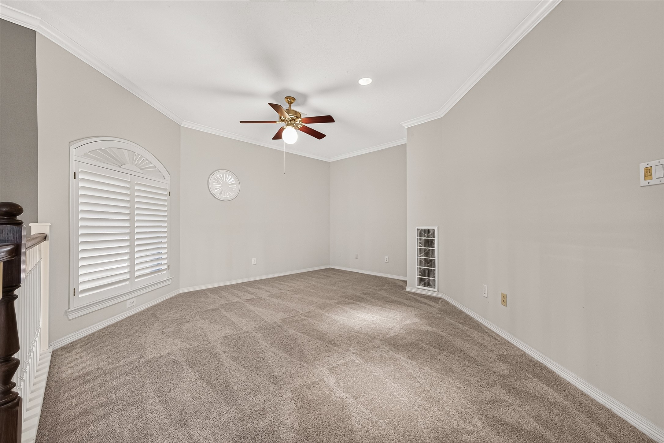 Flex space on the 2nd floor for you to customize to fit your needs - be it a workout area, sitting area, reading nook, etc.. the possibilities are endless!