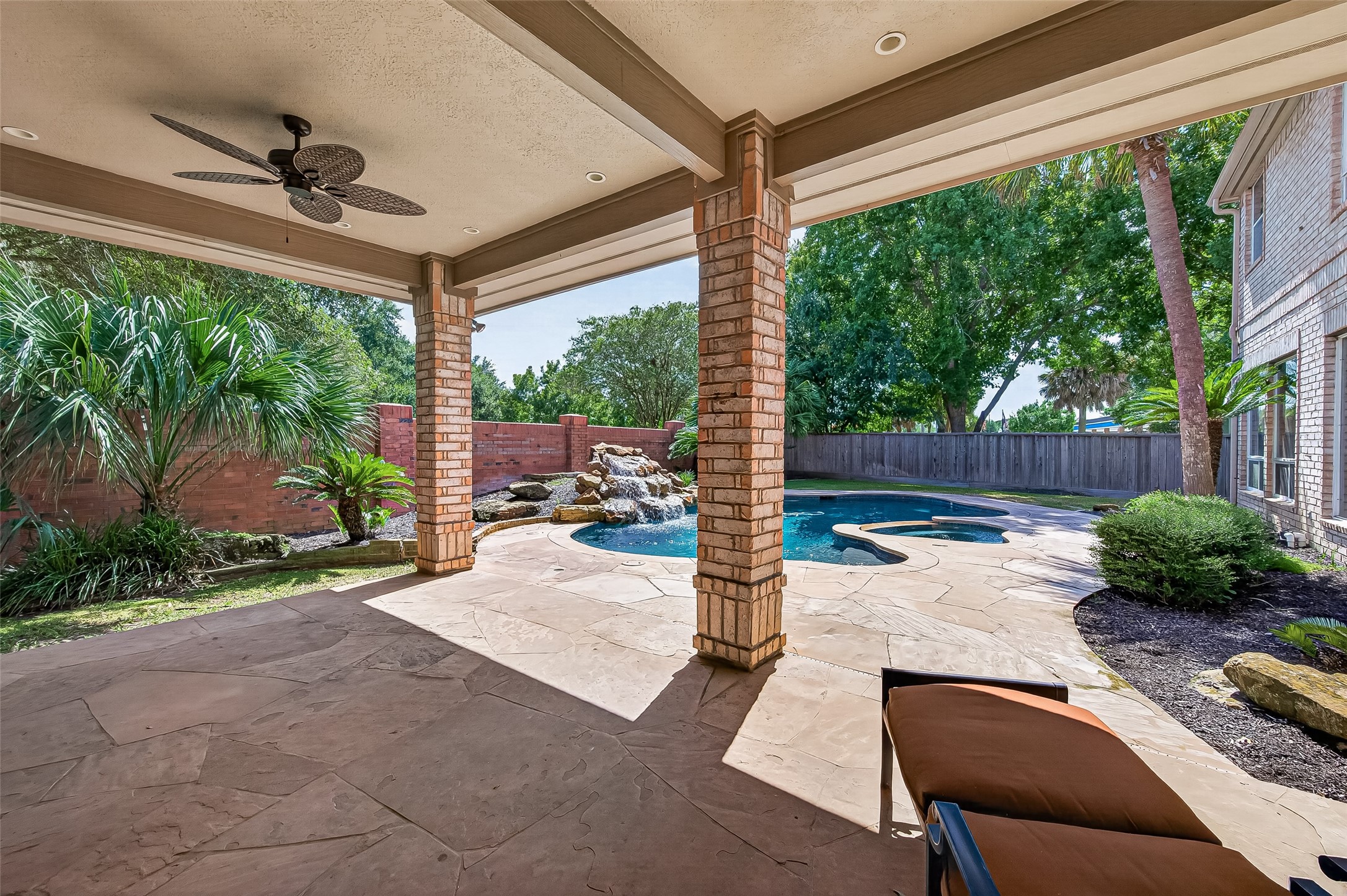 Plenty of space under the shade for you to enjoy!