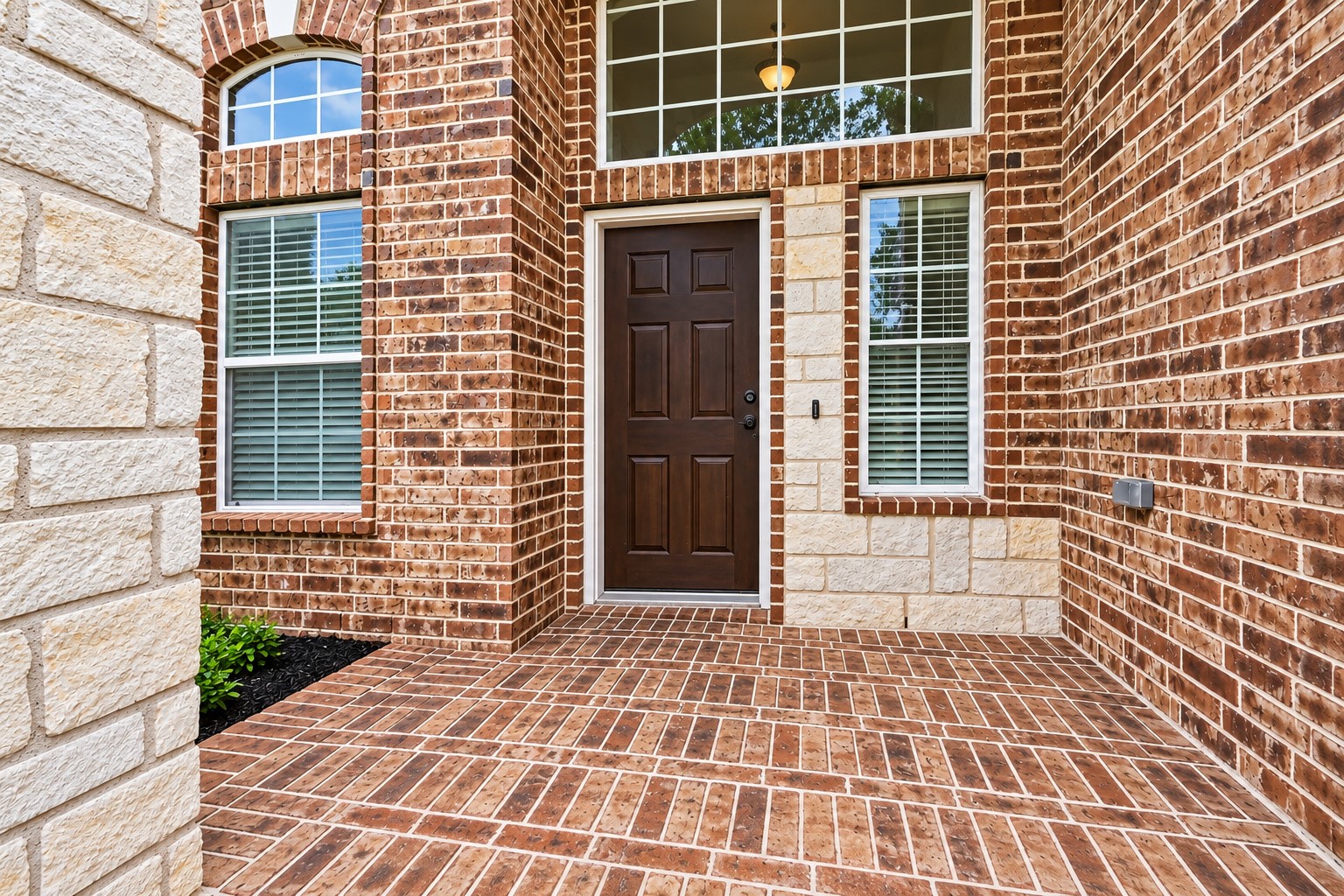 1439 Barras Street, Alvin, TX 77511