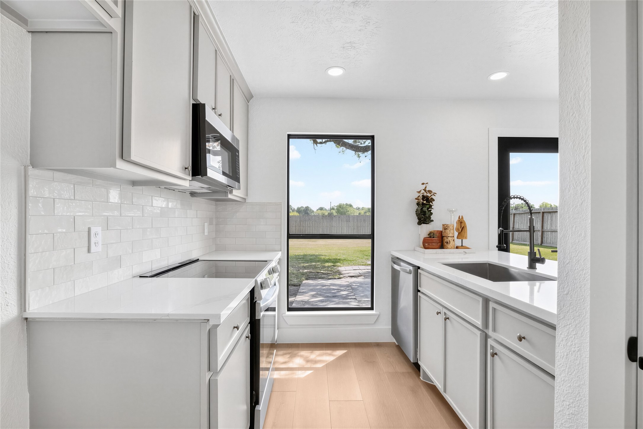 2501 Ironclad Drive, League City, TX 77573 2501 Ironclad Drive, League City, TX 77573