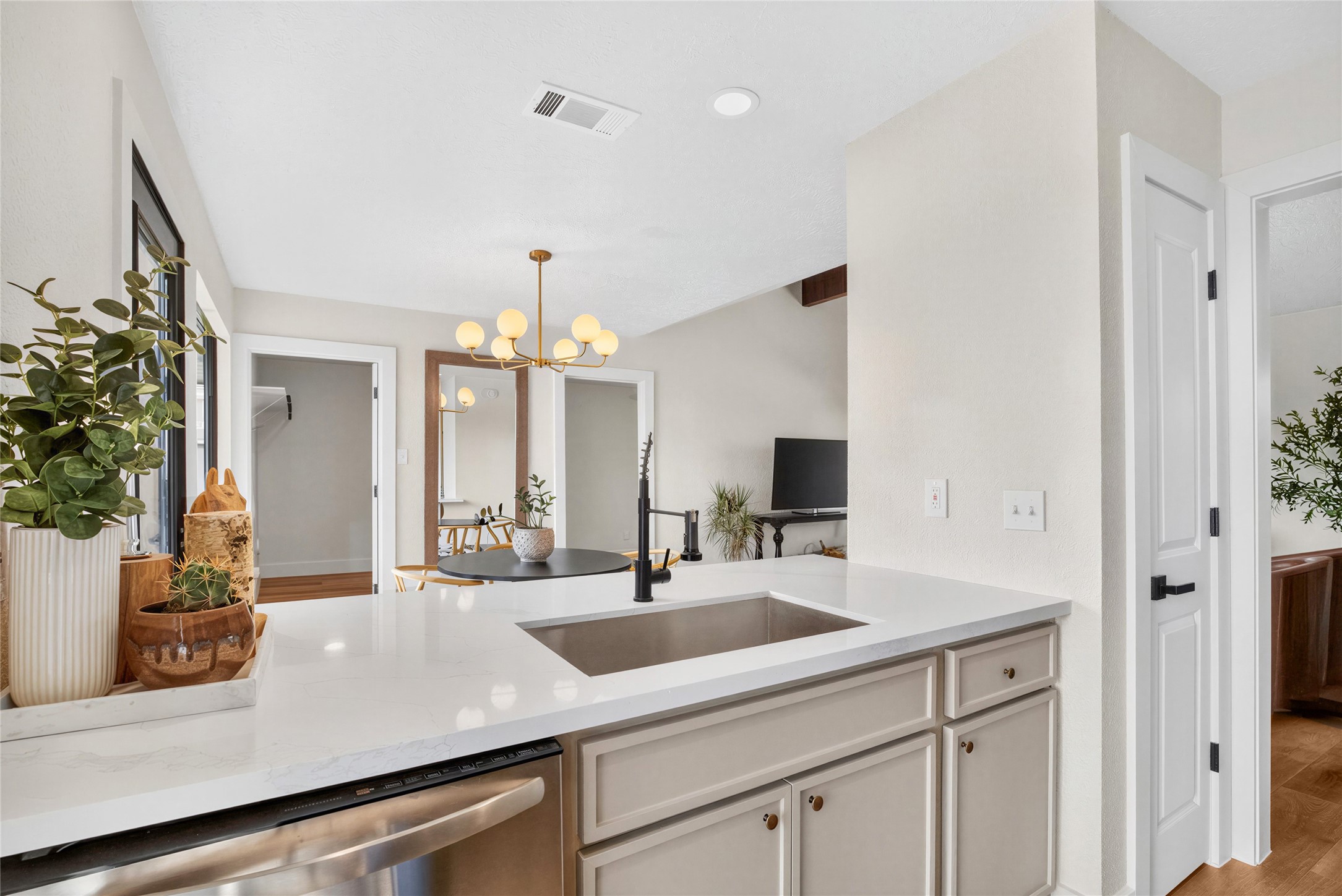2501 Ironclad Drive, League City, TX 77573